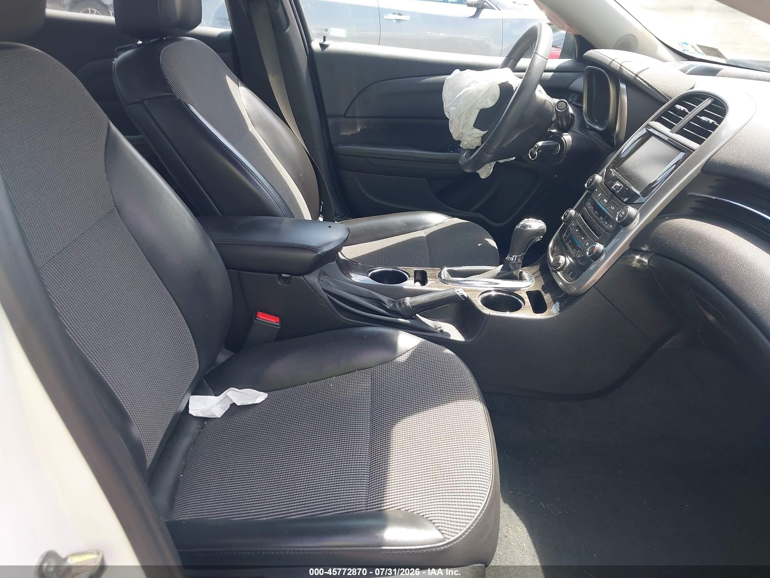 2015 Chevrolet Malibu 1lt Белый vin: 1G11C5SL8FF236667