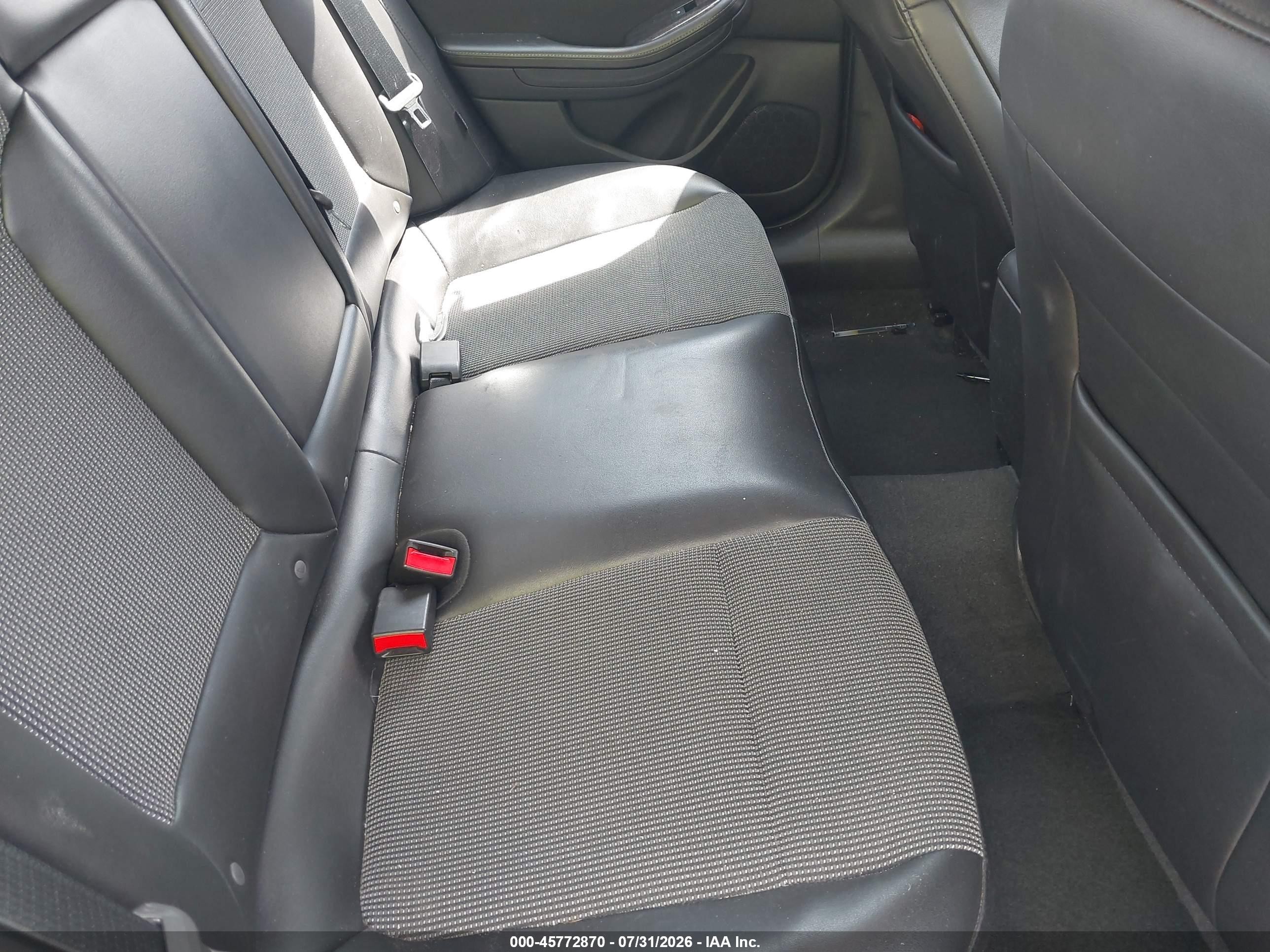 2015 Chevrolet Malibu 1lt Белый vin: 1G11C5SL8FF236667