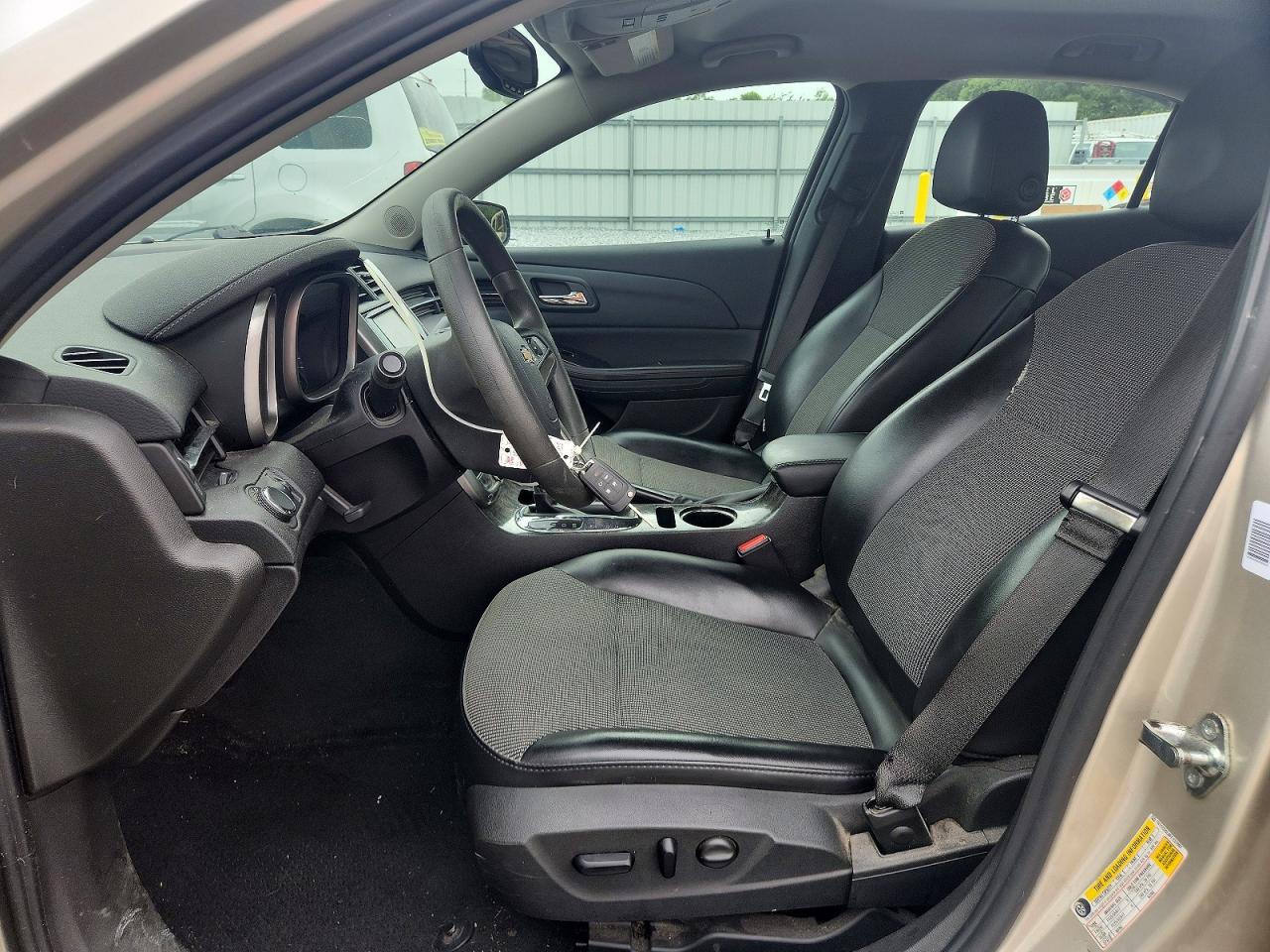 2015 Chevrolet Malibu 1lt Кремовый vin: 1G11C5SL8FF237897