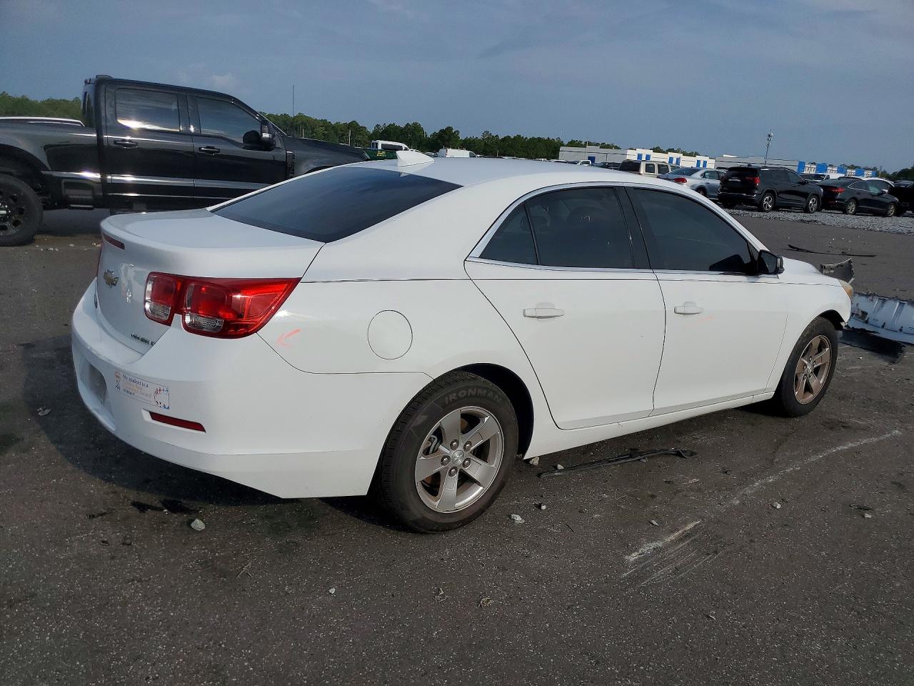 2015 Chevrolet Malibu 1lt White vin: 1G11C5SL8FU117108