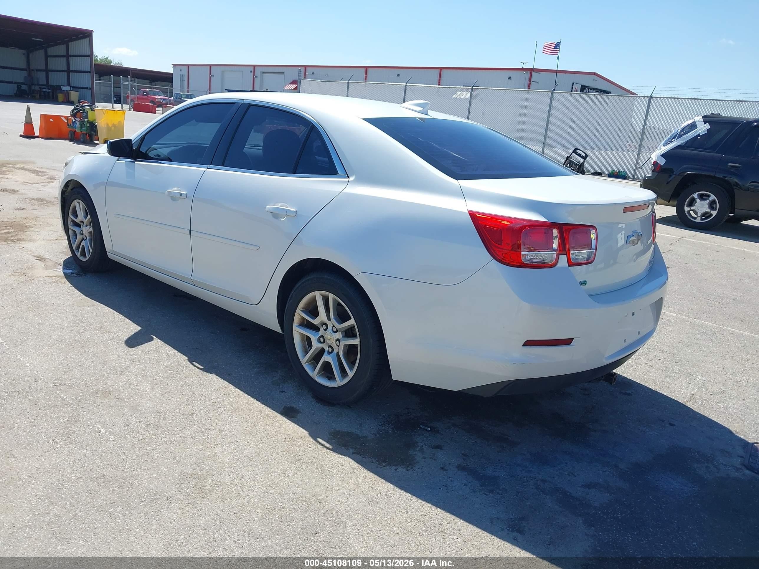 2015 Chevrolet Malibu 1lt White vin: 1G11C5SL8FU151579