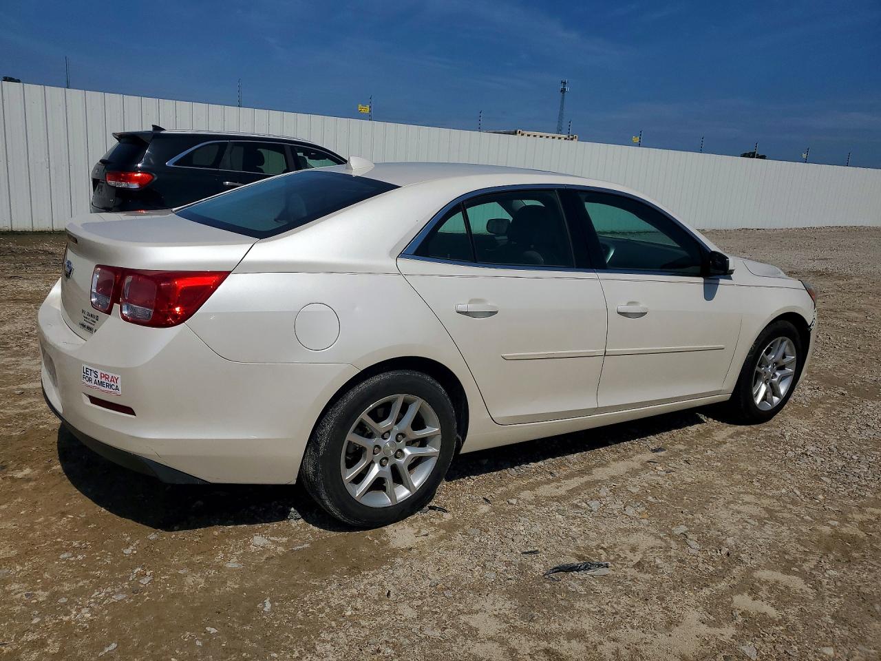 2014 Chevrolet Malibu 1lt White vin: 1G11C5SL9EF189552
