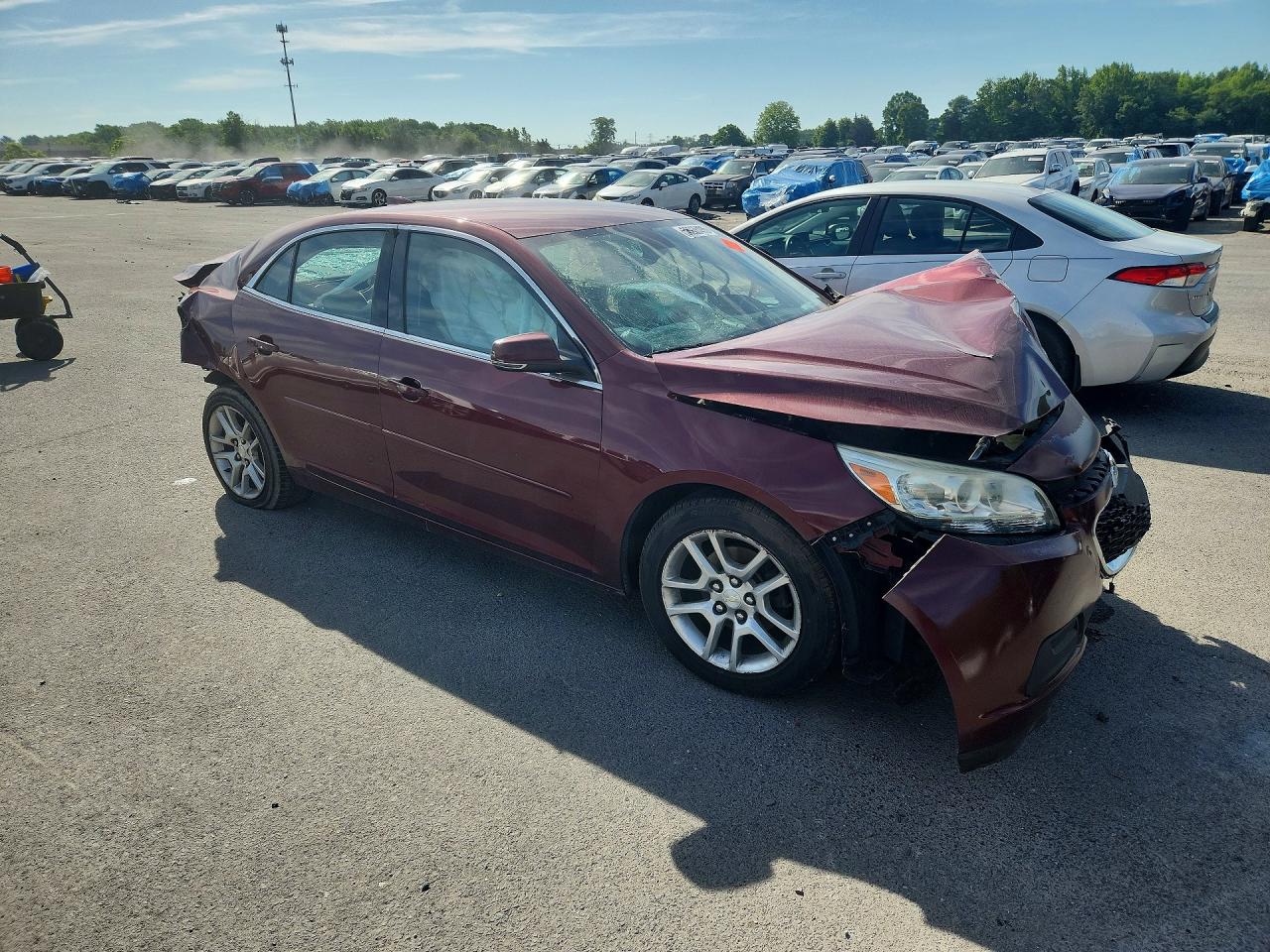 2015 Chevrolet Malibu 1lt Burgundy vin: 1G11C5SL9FF123245