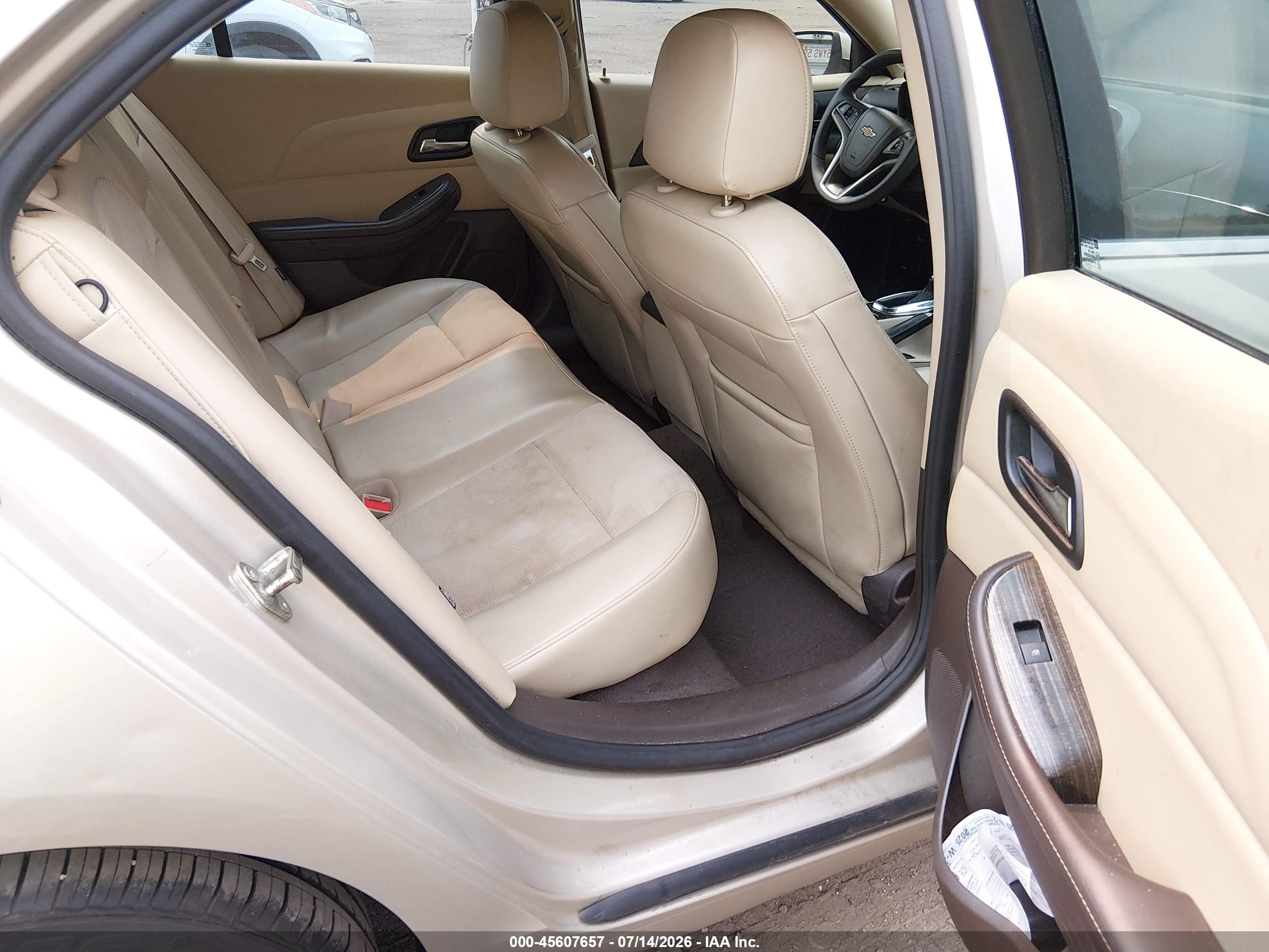 2014 Chevrolet Malibu 1lt Золотой vin: 1G11C5SLXEF240976