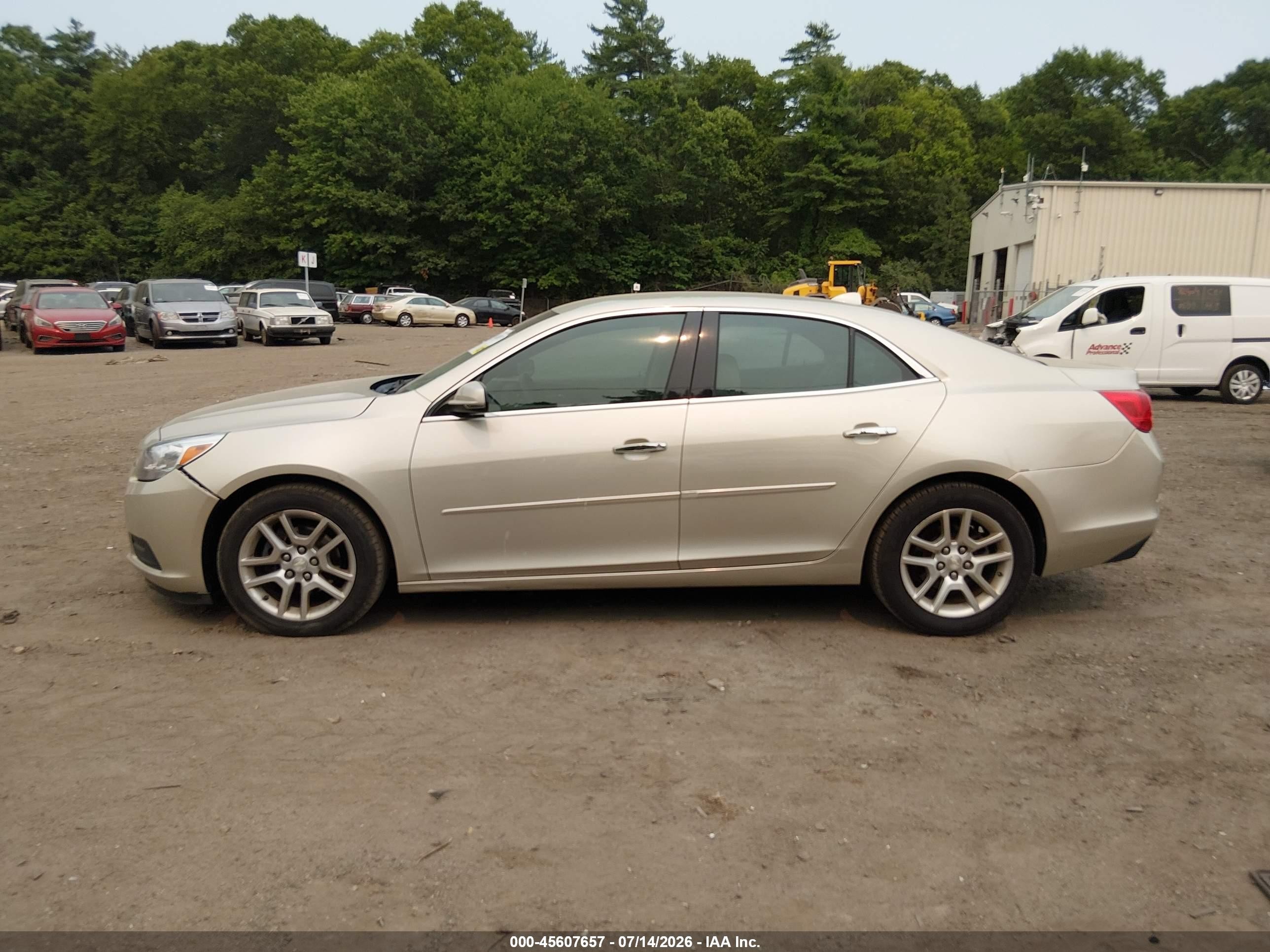 2014 Chevrolet Malibu 1lt Золотой vin: 1G11C5SLXEF240976
