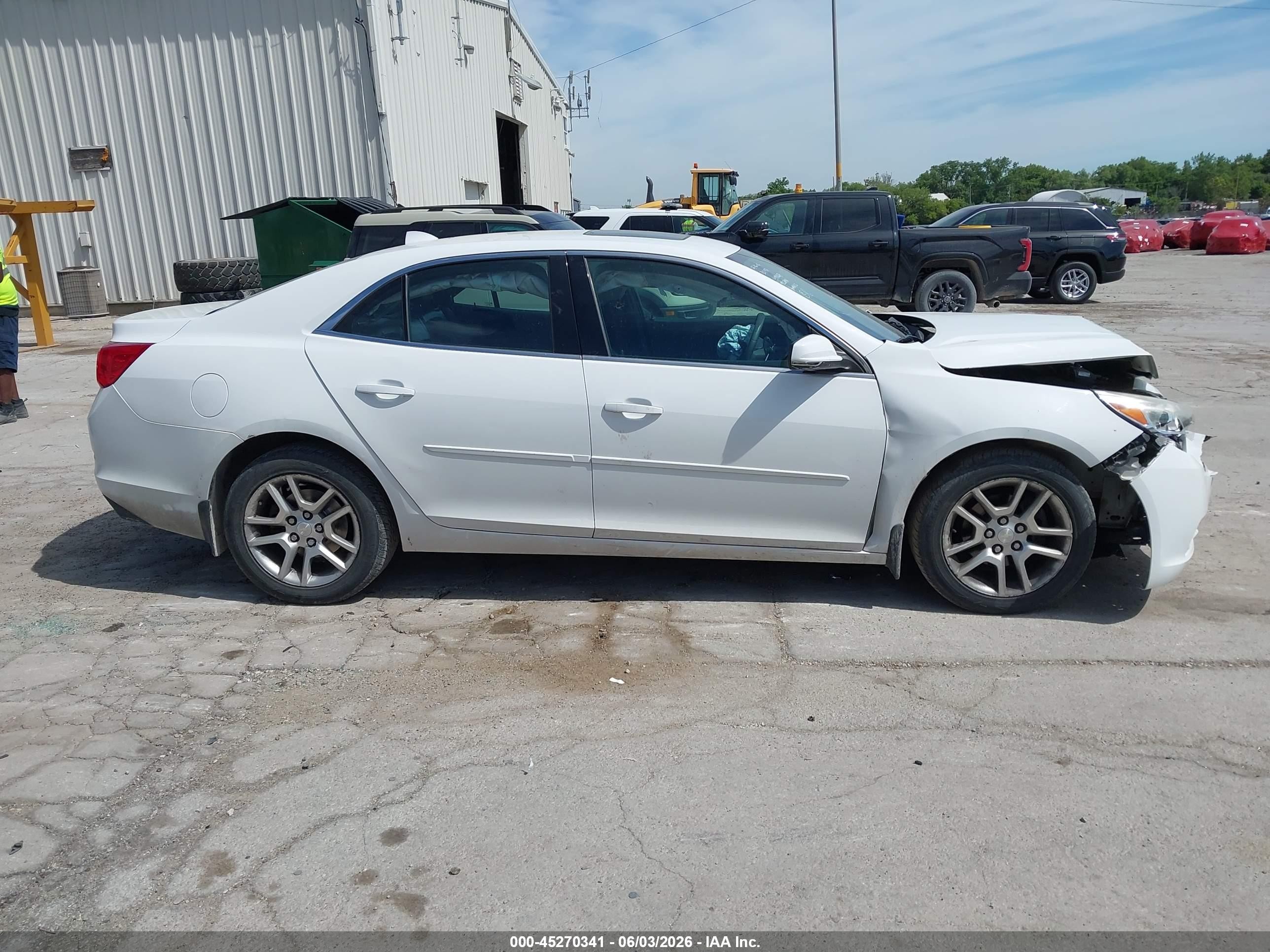 2014 Chevrolet Malibu 1lt White vin: 1G11C5SLXEU126617