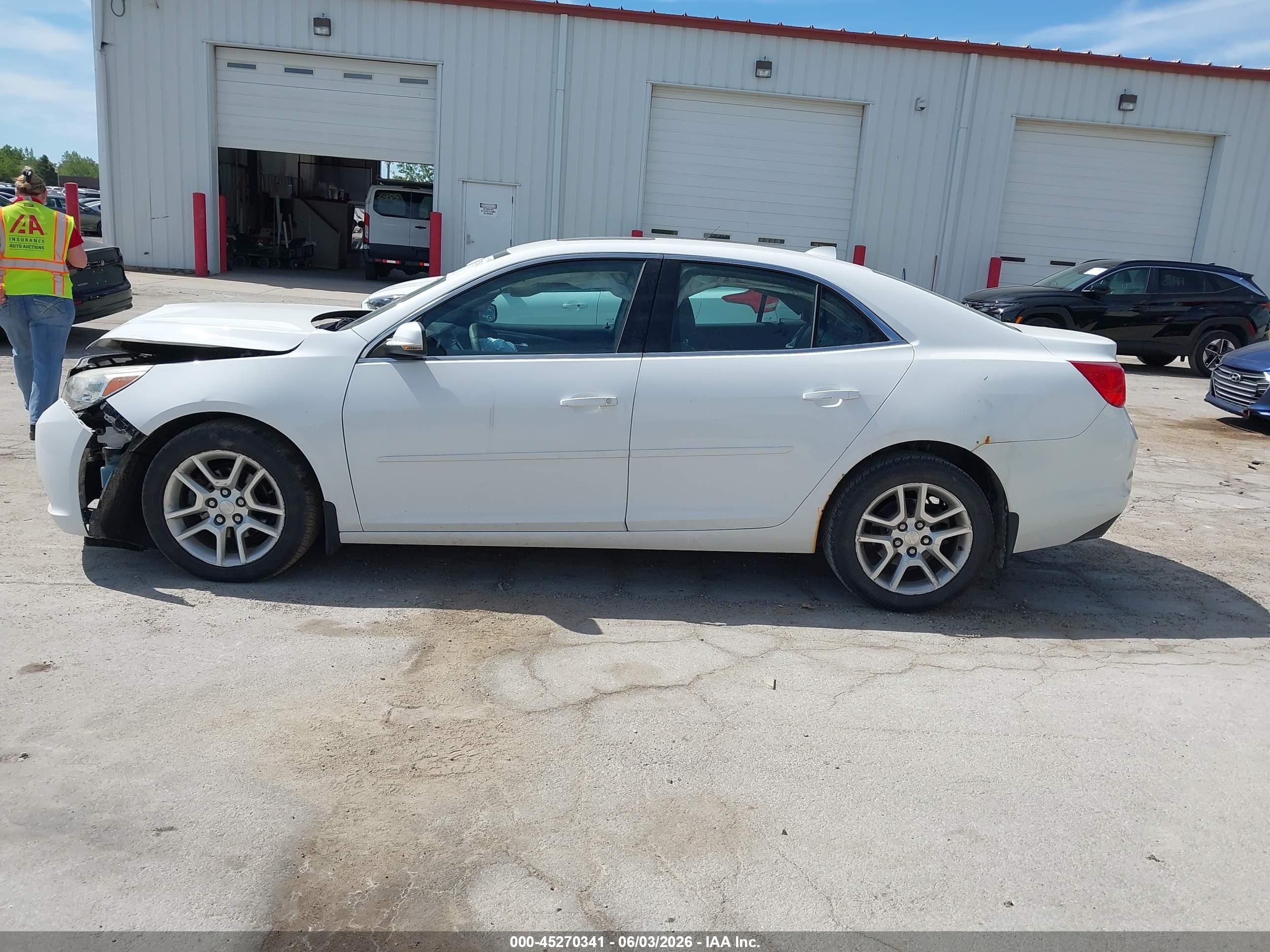 2014 Chevrolet Malibu 1lt White vin: 1G11C5SLXEU126617