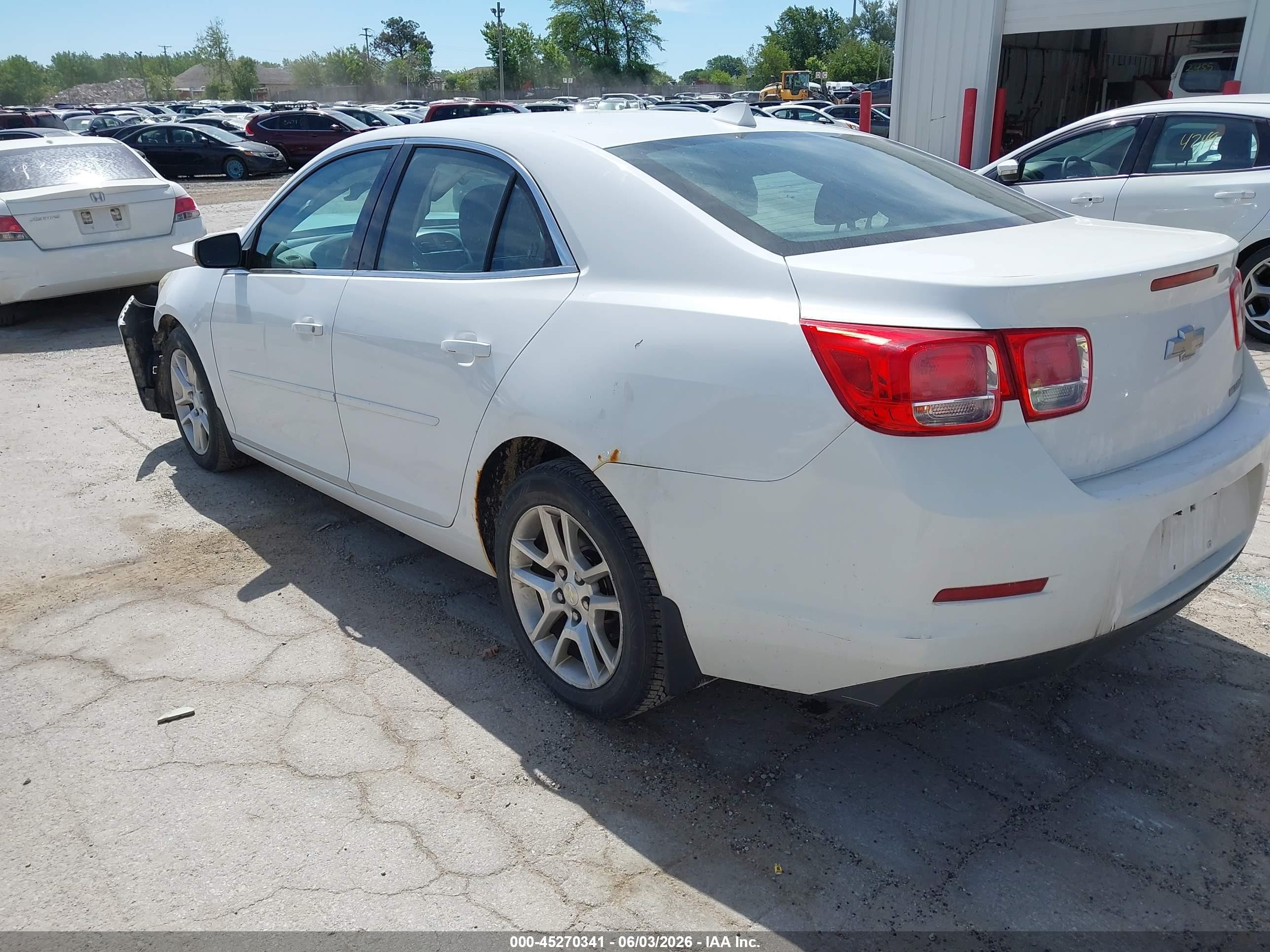 2014 Chevrolet Malibu 1lt White vin: 1G11C5SLXEU126617