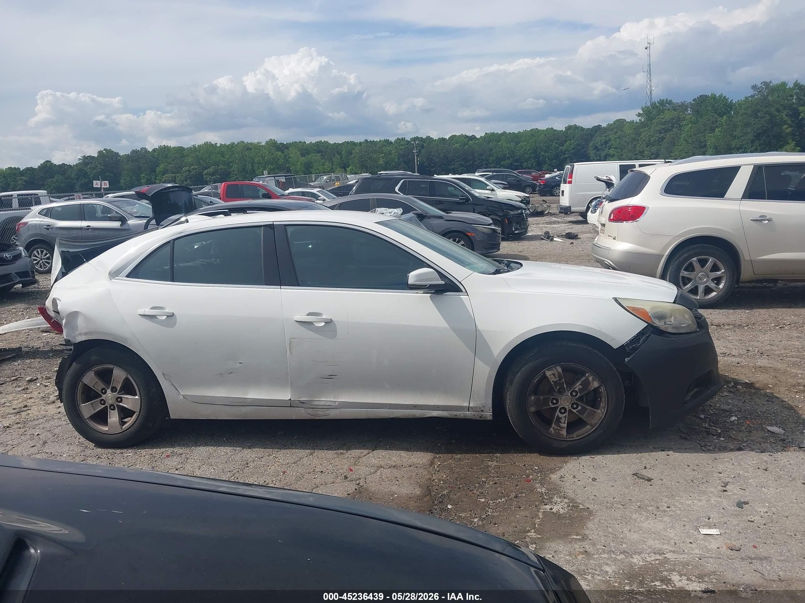 2015 Chevrolet Malibu 1lt White vin: 1G11C5SLXFF226089