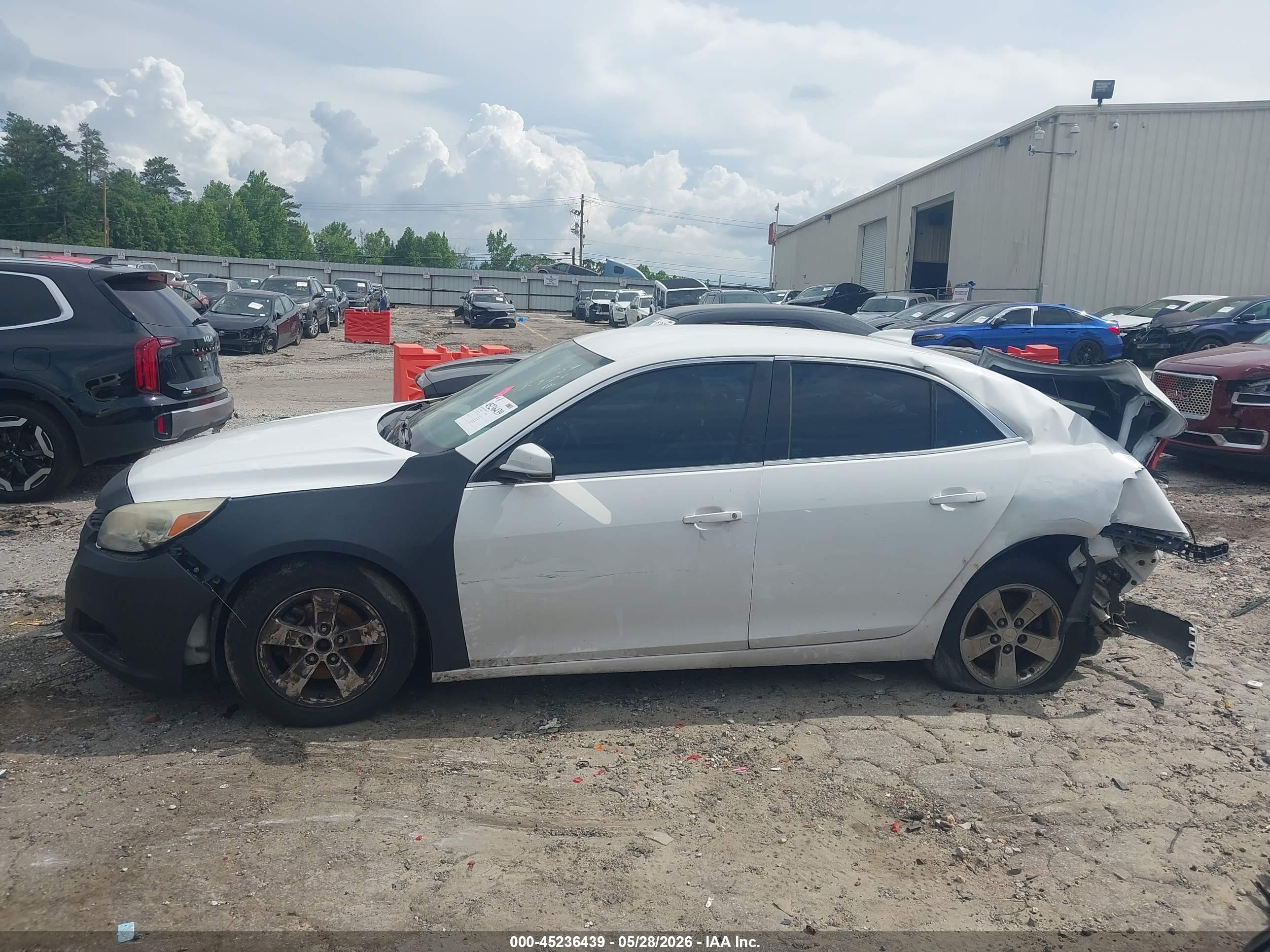 2015 Chevrolet Malibu 1lt White vin: 1G11C5SLXFF226089