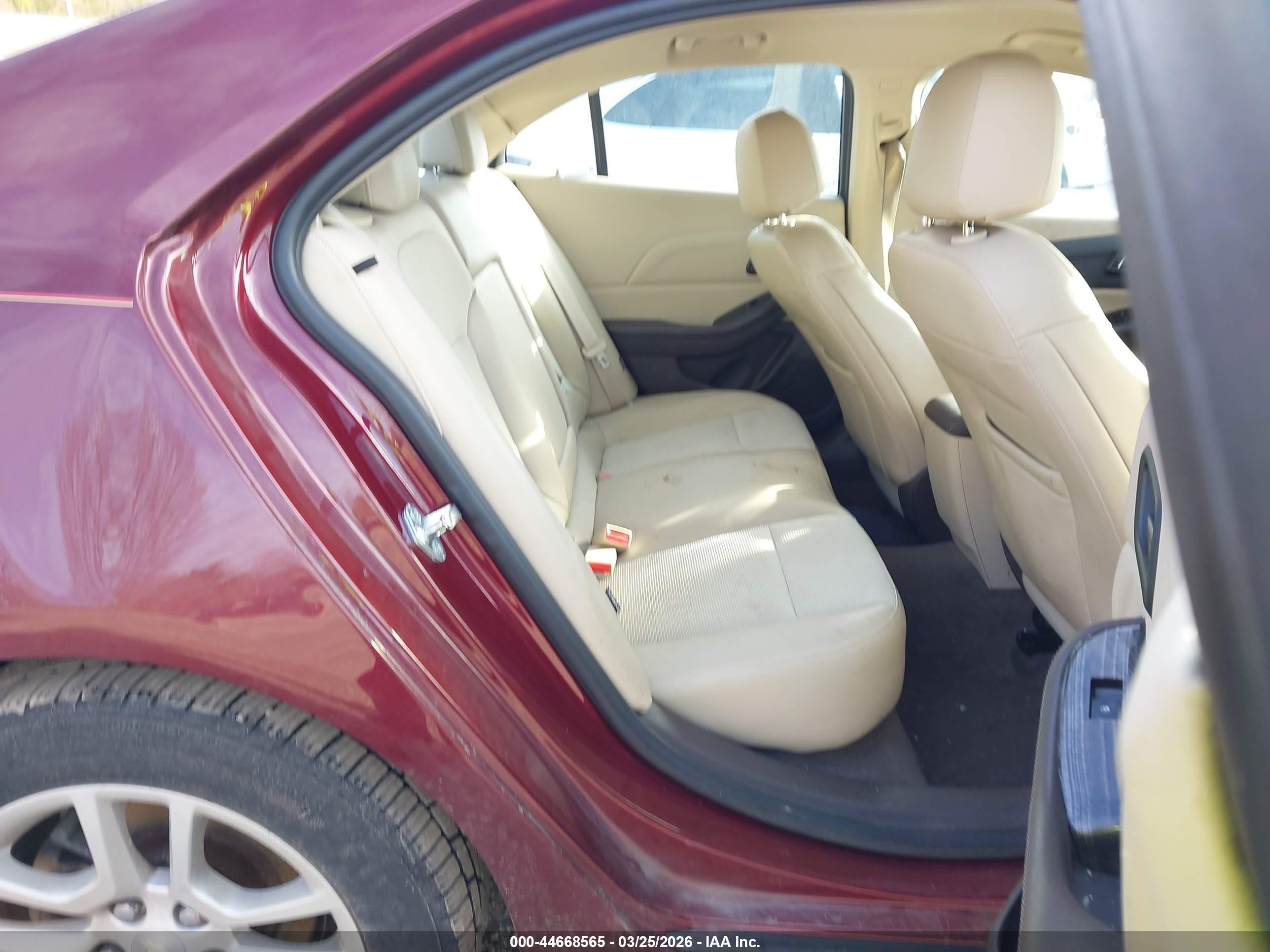 2015 Chevrolet Malibu 1lt Red vin: 1G11C5SLXFF246262
