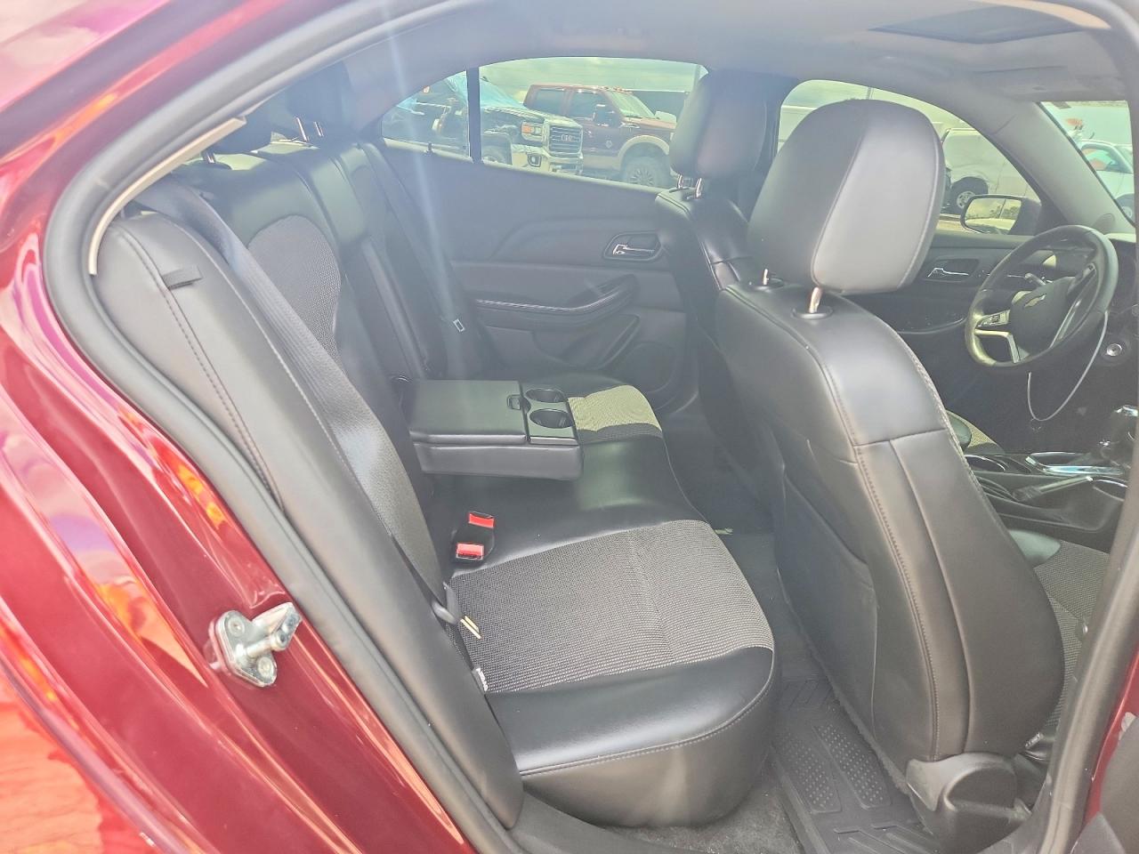 2015 Chevrolet Malibu 1lt Red vin: 1G11C5SLXFF321333