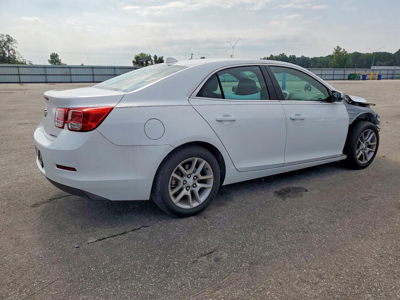 2013 Chevrolet Malibu 1lt White vin: 1G11D5RR5DF108021