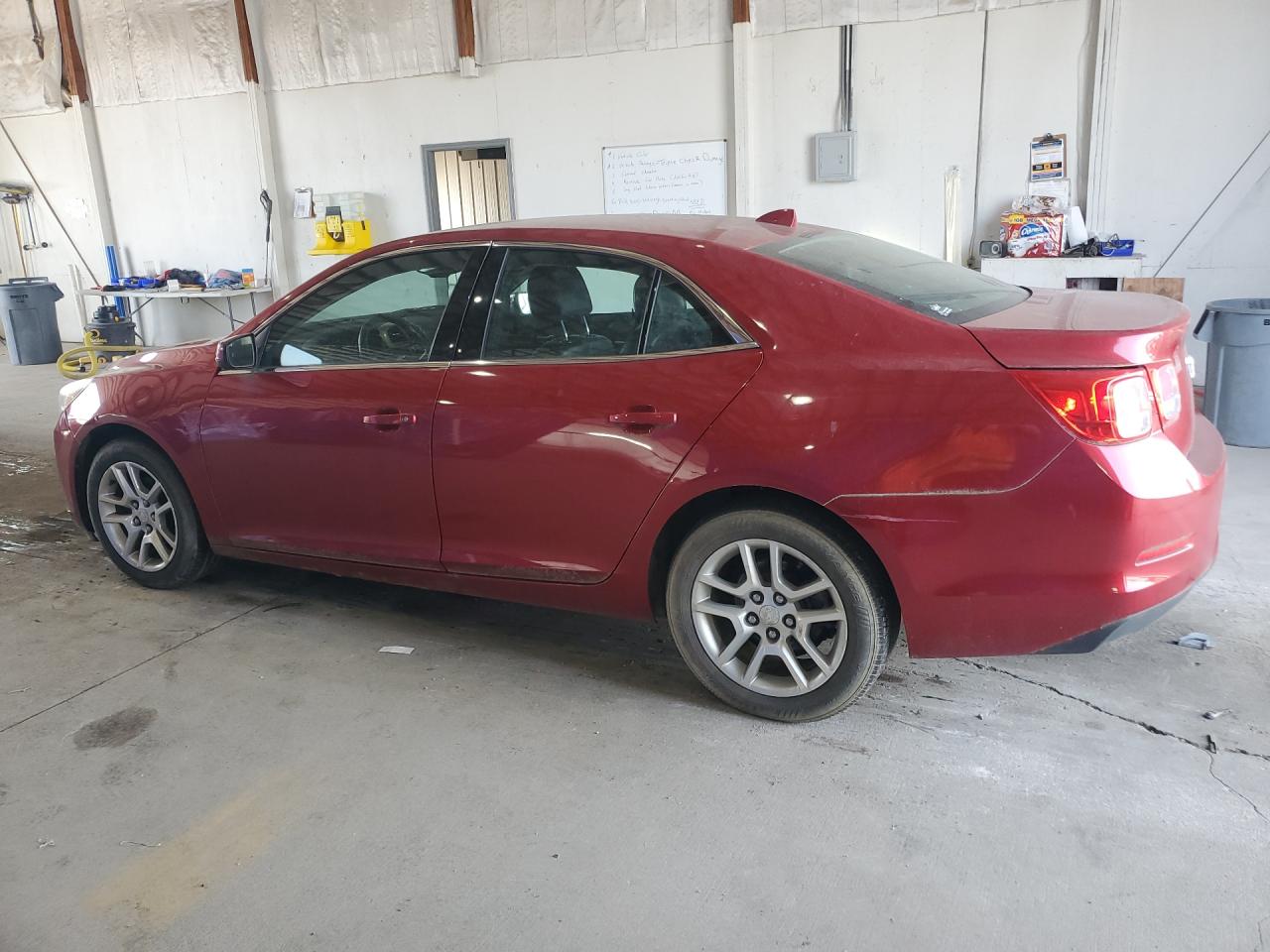 2013 Chevrolet Malibu 1lt Красный vin: 1G11D5RR8DF115304 Damage: Left Qtr Panel, Dent(S) W/No Paint Dmg, 1/2 To 1 Inch