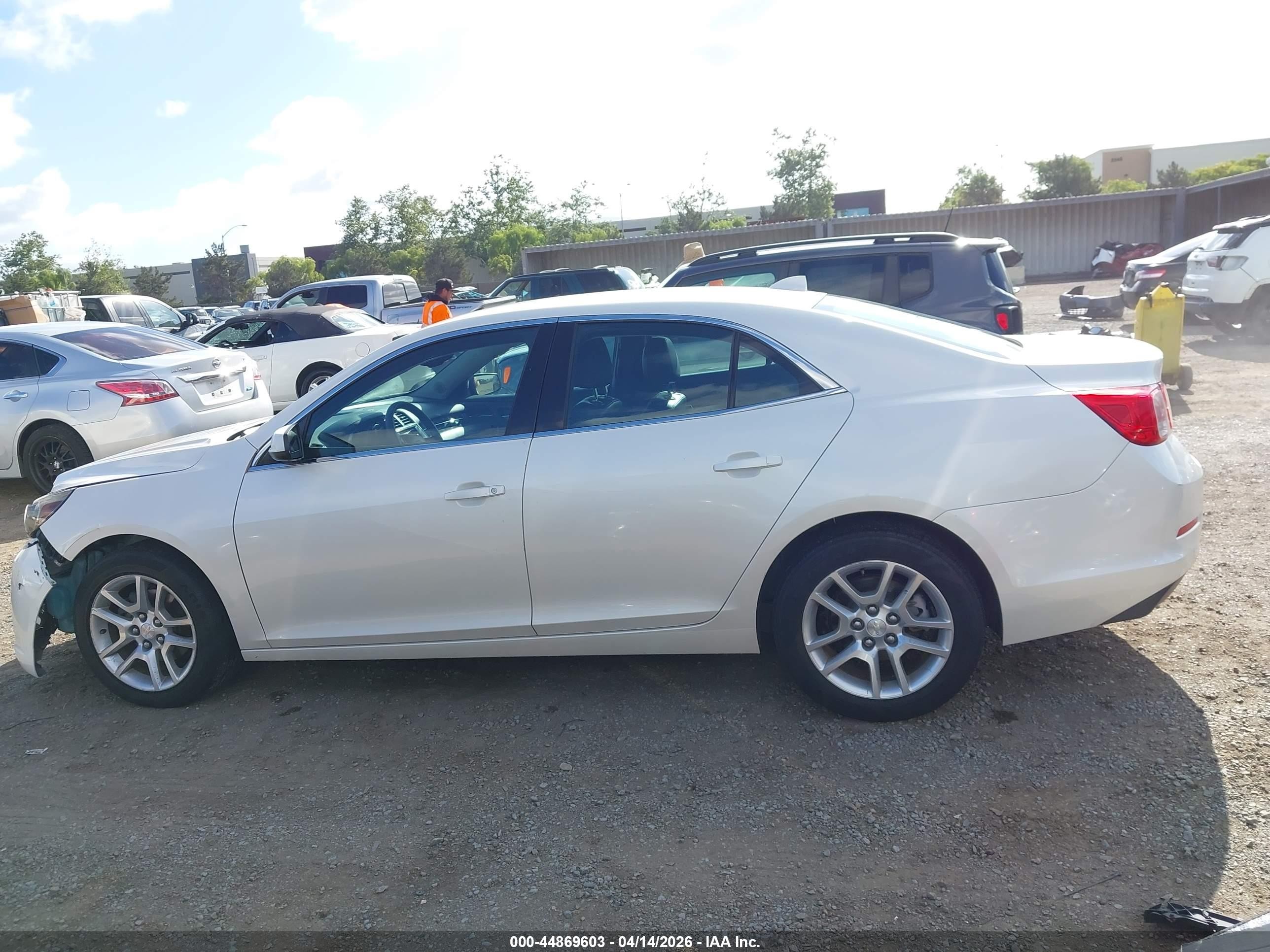 2013 Chevrolet Malibu Eco Белый vin: 1G11D5RR9DF112847