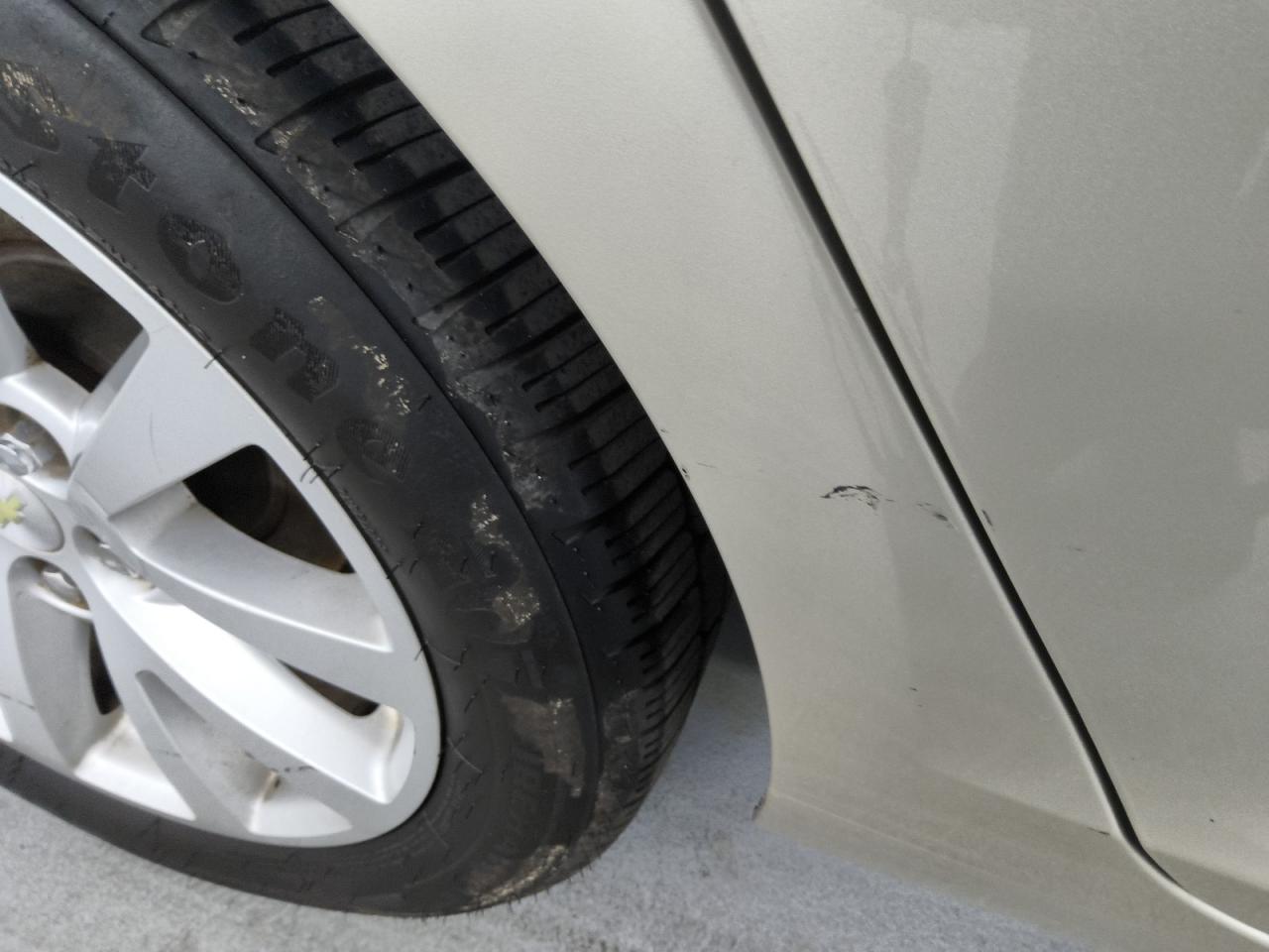 2015 Chevrolet Malibu 2lt Beige vin: 1G11D5SL5FF222044 Damage: Right Rocker Panel, Heavy Scratch, 2 To 3 Inches
