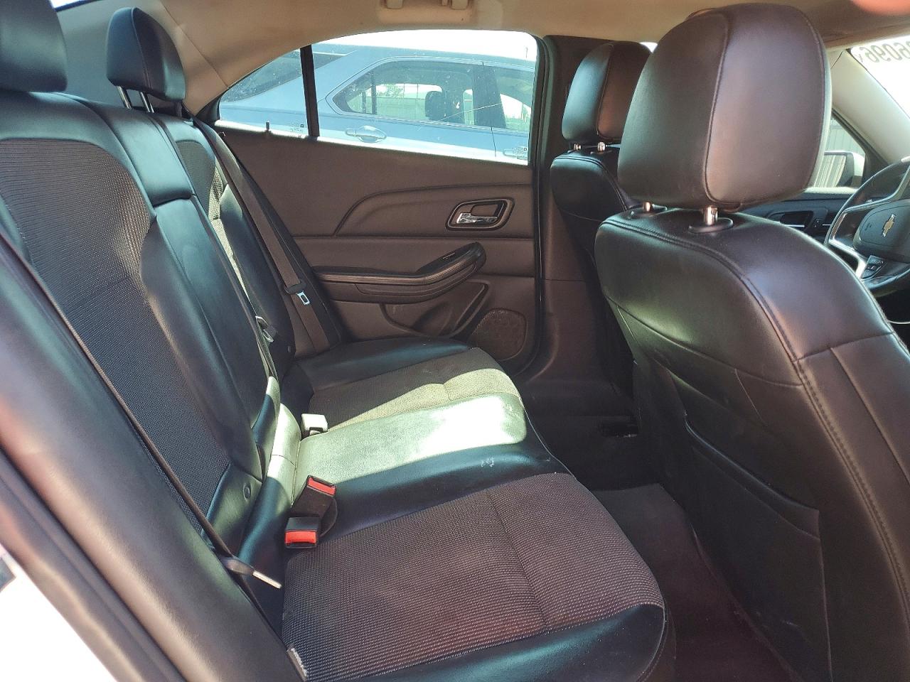 2015 Chevrolet Malibu 2lt Белый vin: 1G11D5SL7FU106419