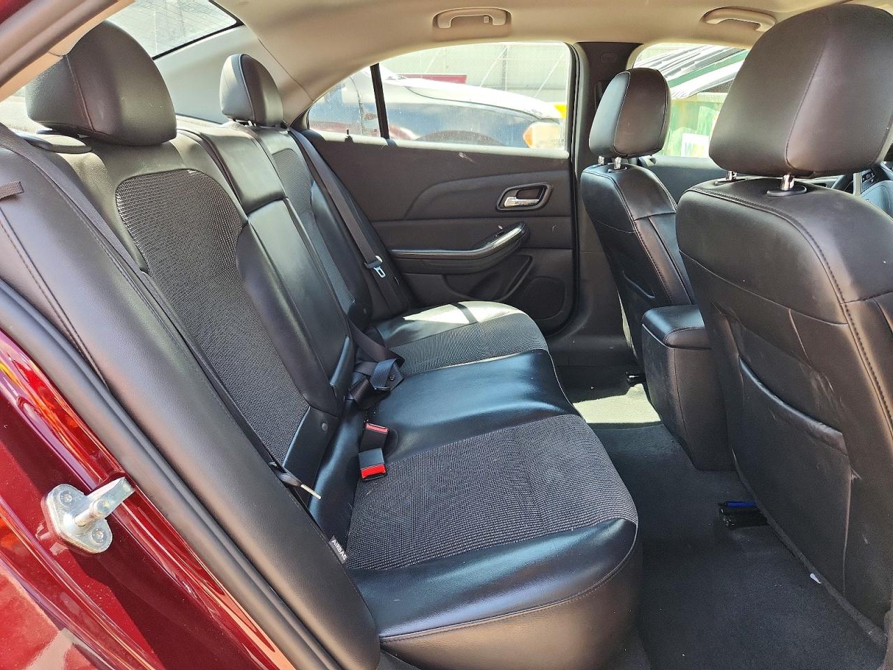 2015 Chevrolet Malibu 2lt Maroon vin: 1G11D5SLXFF130654