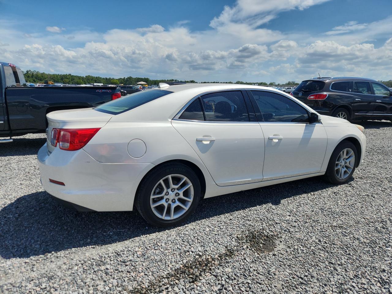 2013 Chevrolet Malibu 1lt White vin: 1G11D5SR7DF139295