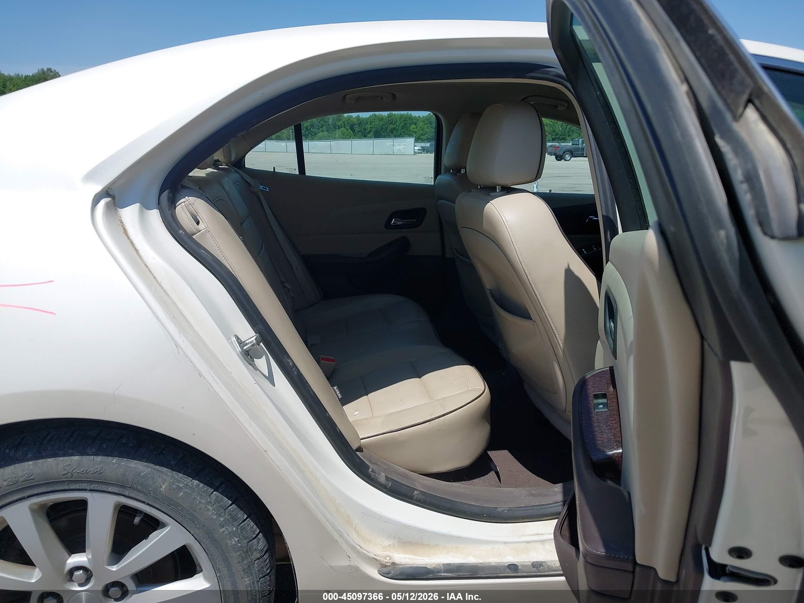 2013 Chevrolet Malibu 2lt White vin: 1G11E5SA0DF240797