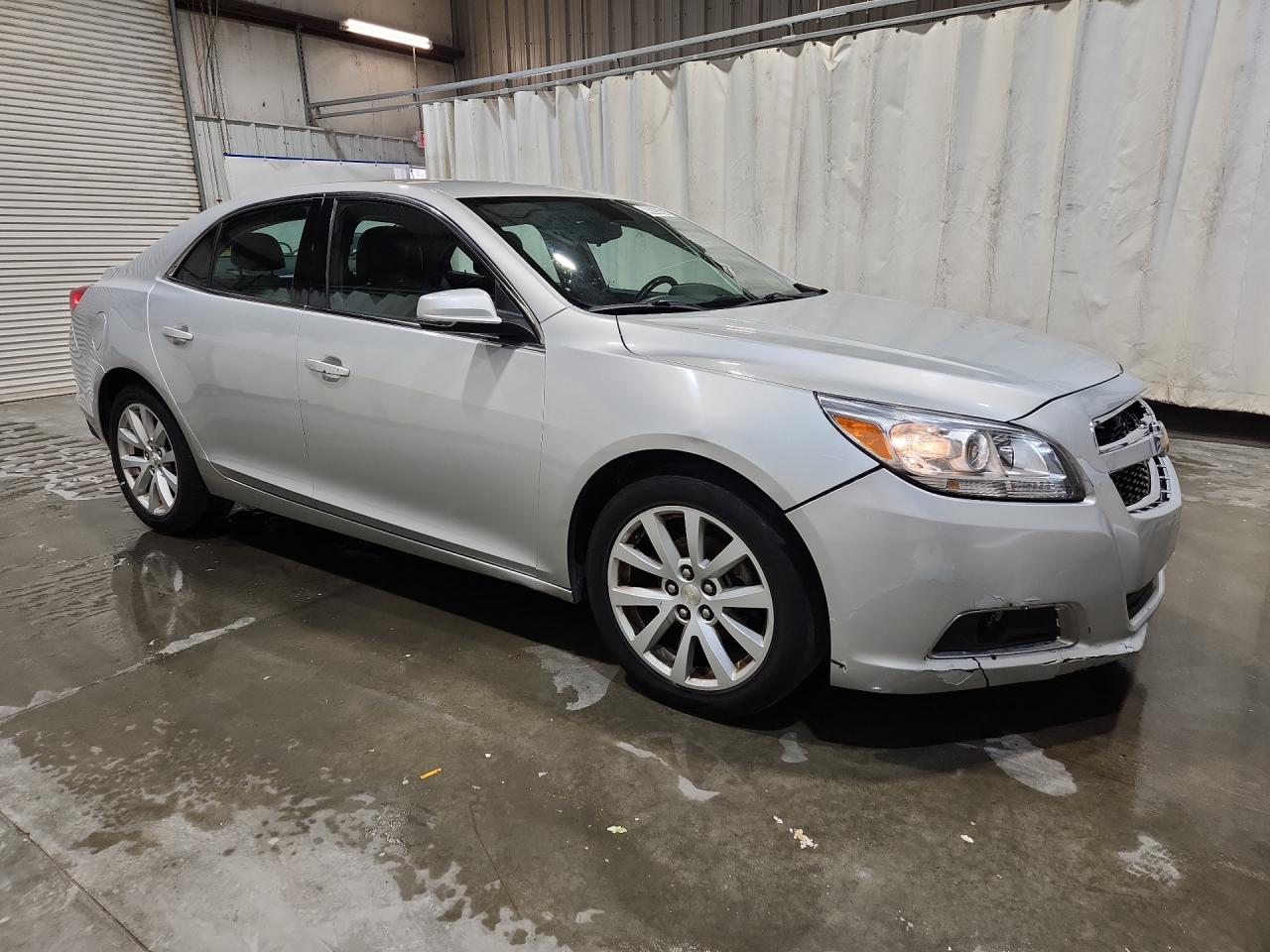 2013 Chevrolet Malibu 2lt Silver vin: 1G11E5SA1DF303602 Damage: Right Front Tire, Worn, Replacement Required