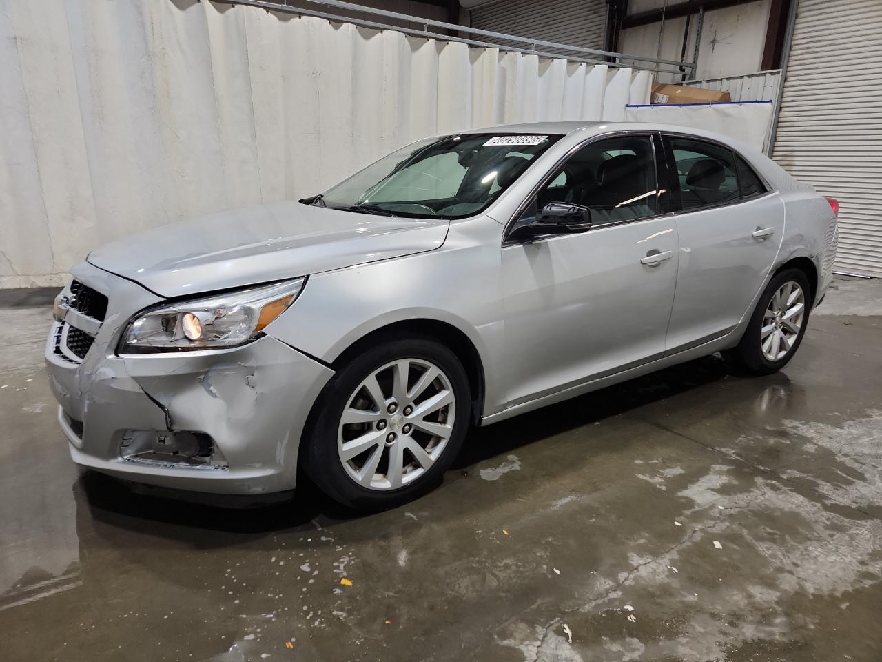 2013 Chevrolet Malibu 2lt Silver vin: 1G11E5SA1DF303602 Damage: Left Front Fender, Dent(S) W/No Paint Dmg, 5 To 6 Inches
