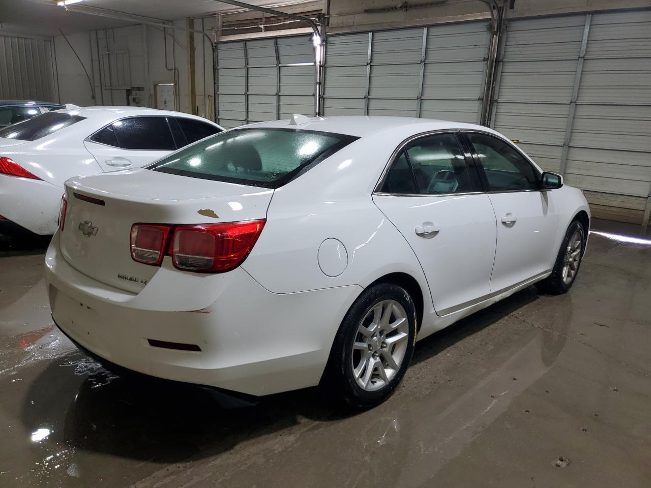 2013 Chevrolet Malibu 2lt White vin: 1G11E5SA6DF328043 Damage: Right Rocker Panel, Dent(S) W/ Paint Dmg, > 12 Inches