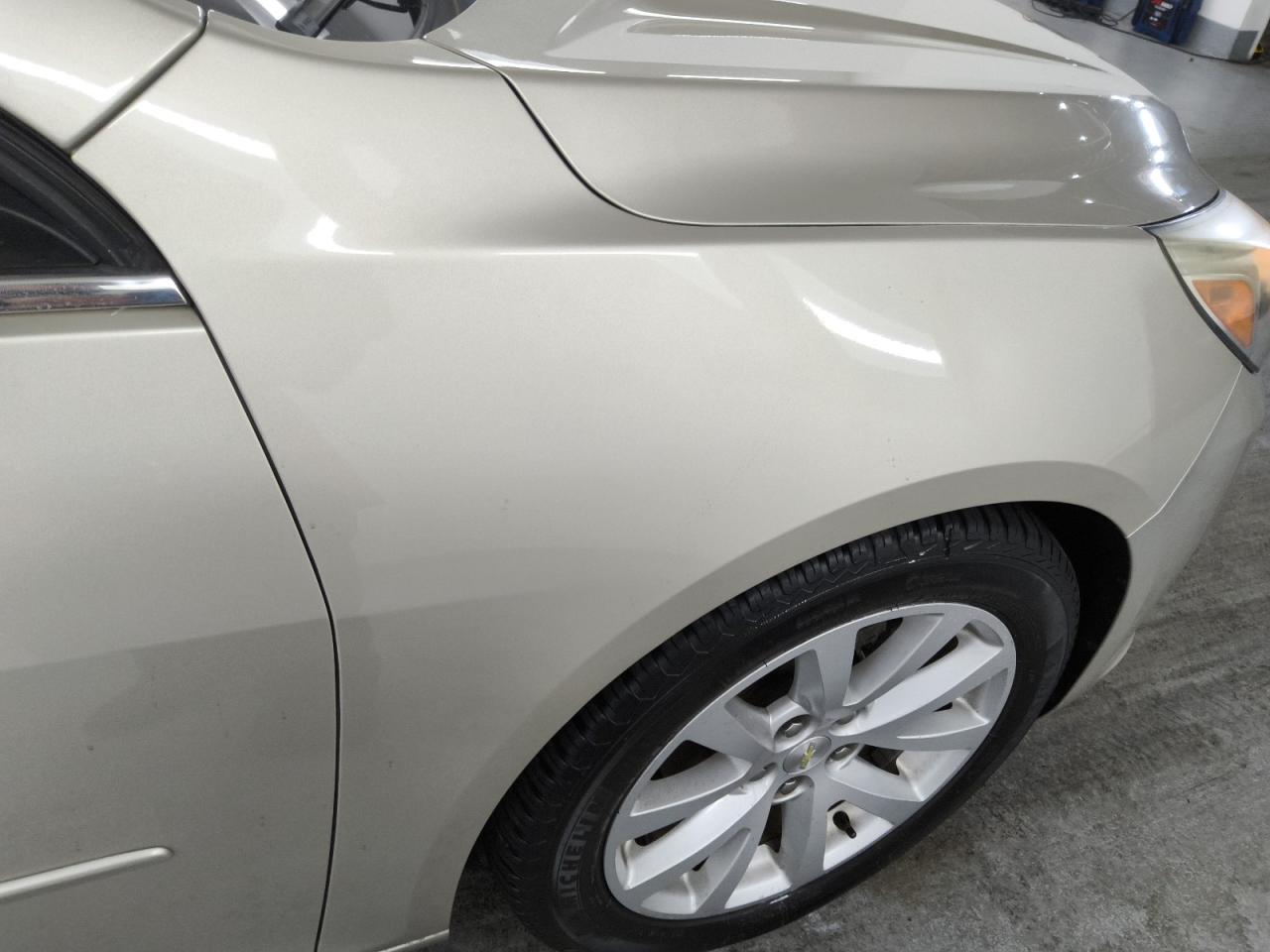 2014 Chevrolet Malibu 2lt Tan vin: 1G11E5SL3EF262604 Damage: Right Front Fender, Chipped, 5