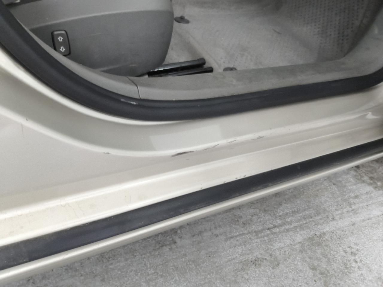 2014 Chevrolet Malibu 2lt Tan vin: 1G11E5SL3EF262604 Damage: Right Rocker Panel, Heavy Scratch, 7 To 8 Inches