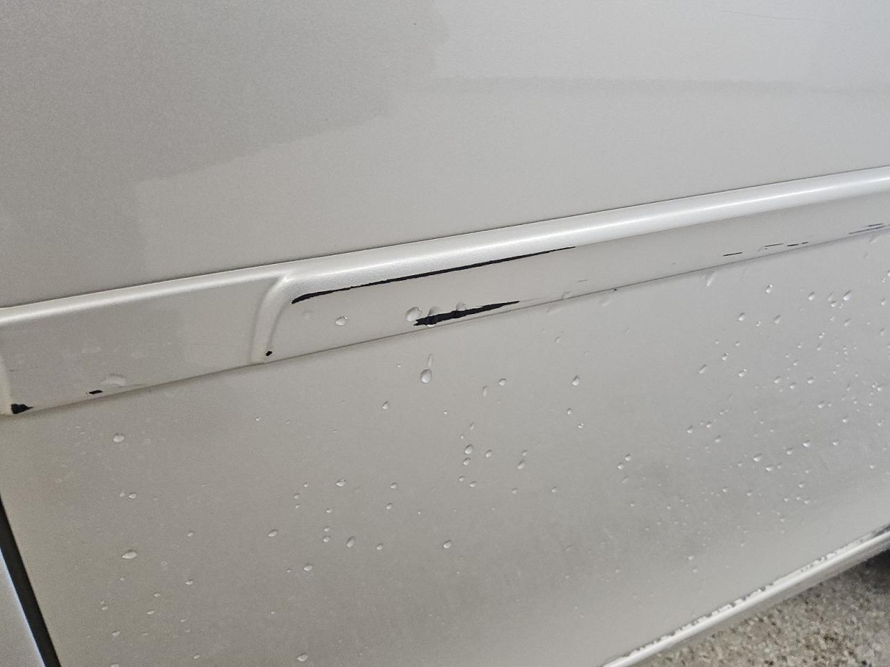 2014 Chevrolet Malibu 2lt Gold vin: 1G11E5SL5EF220452 Damage: Left Rear Door Cladding, Heavy Scratch, 9 To 10 Inches