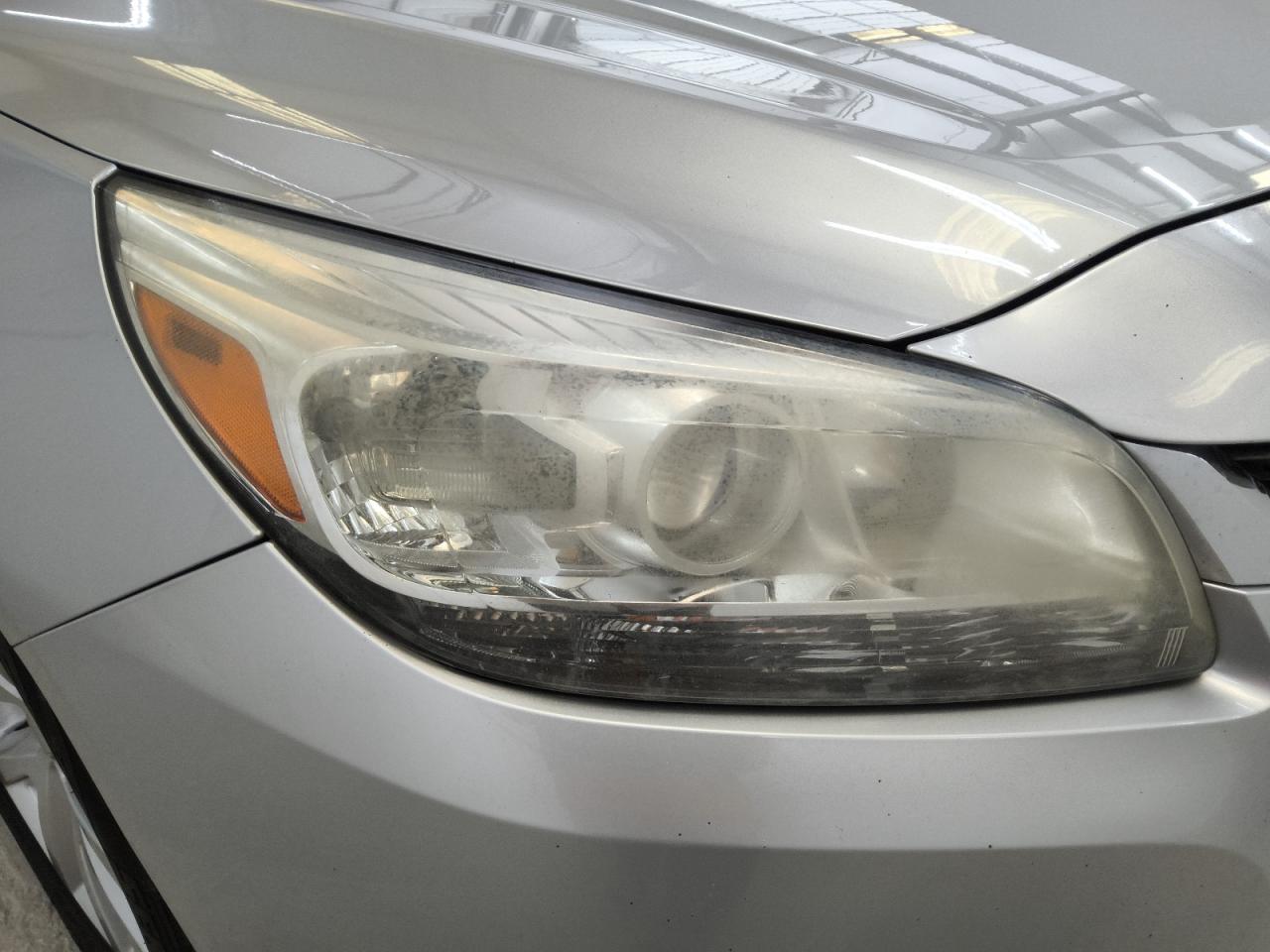 2014 Chevrolet Malibu 2lt Silver vin: 1G11E5SL6EF272592 Damage: Right Head Lamp, Faded, Repair Required