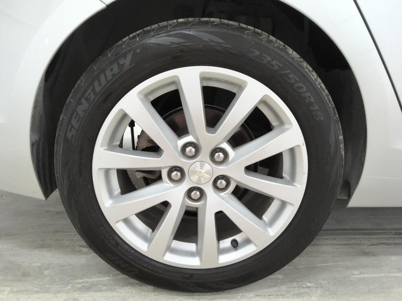 2014 Chevrolet Malibu 2lt Silver vin: 1G11E5SL6EF272592 Damage: Right Rear Wheel, Curb Rash, 1 To 2 Inches