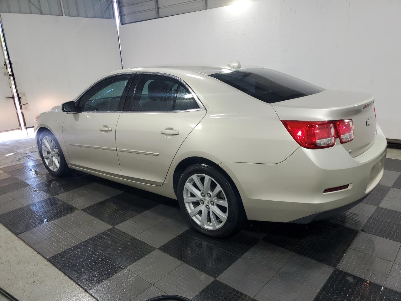 2014 Chevrolet Malibu 2lt Gold vin: 1G11E5SL9EF247881 Damage: Left Qtr Panel, Dent(S) W/ Paint Dmg, 1 To 2 Inches