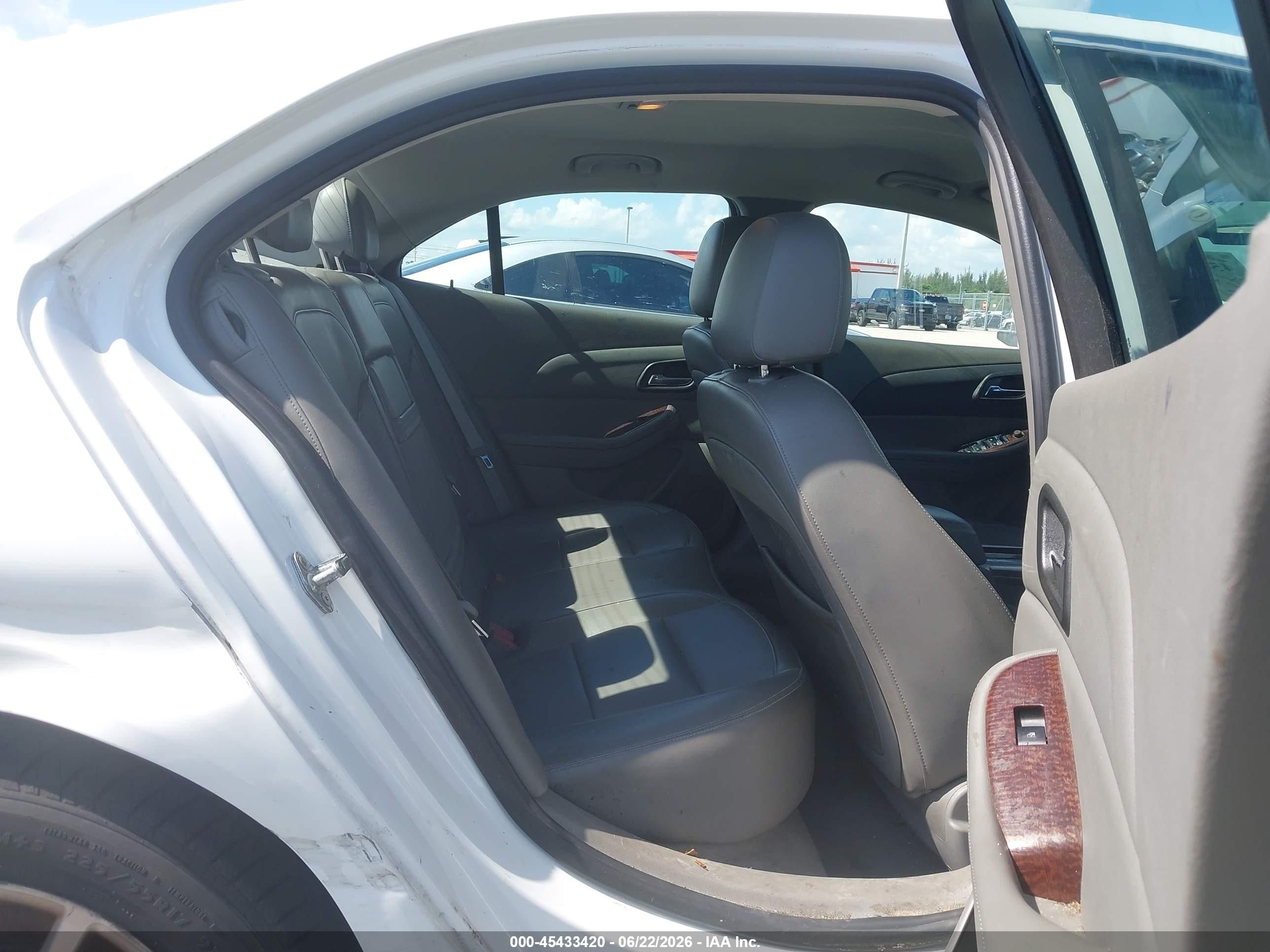 2013 Chevrolet Malibu Eco Premium Audio Белый vin: 1G11F5RR1DF113517