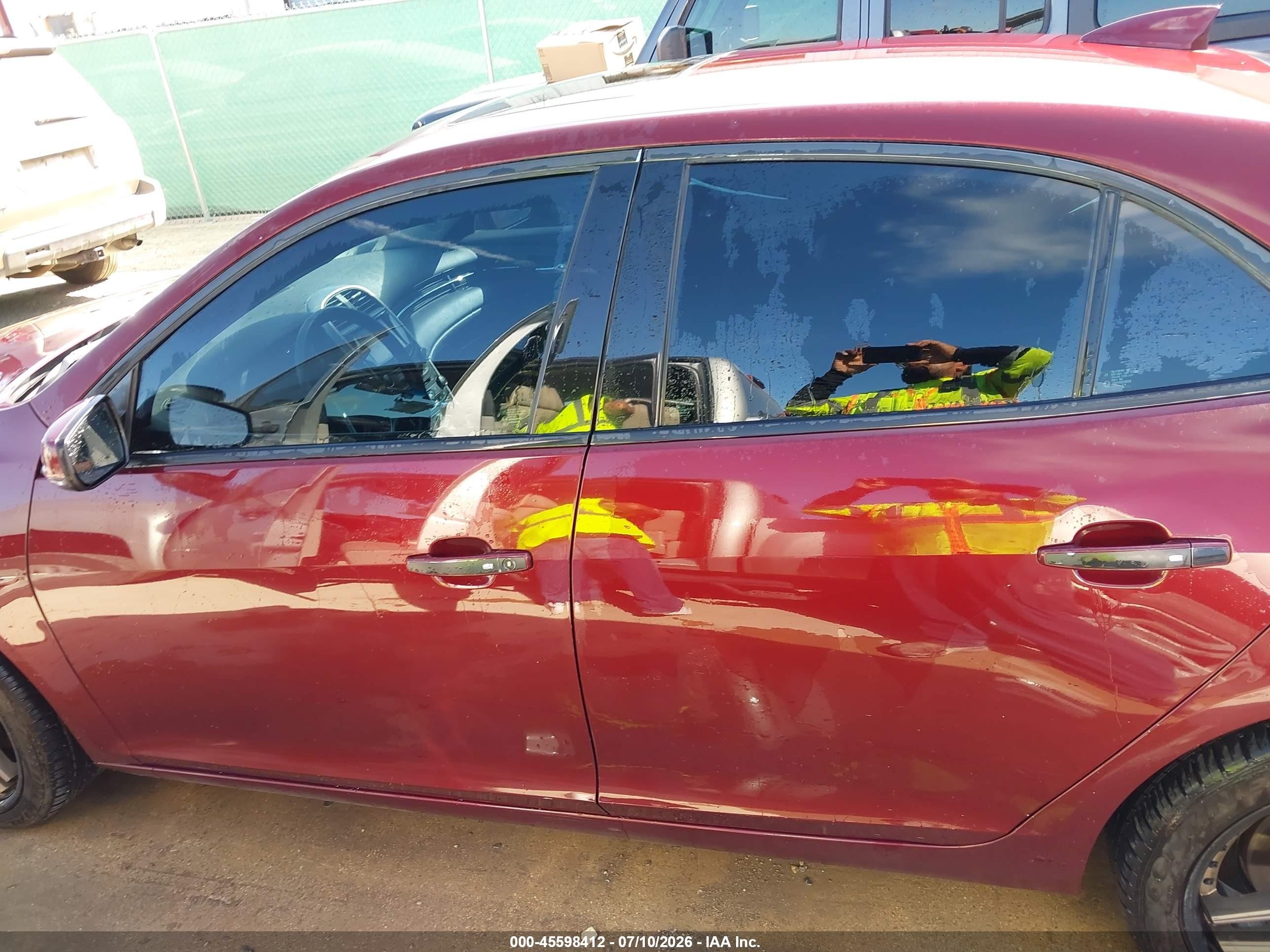 2015 Chevrolet Malibu 2lz Maroon vin: 1G11G5SX3FF315042