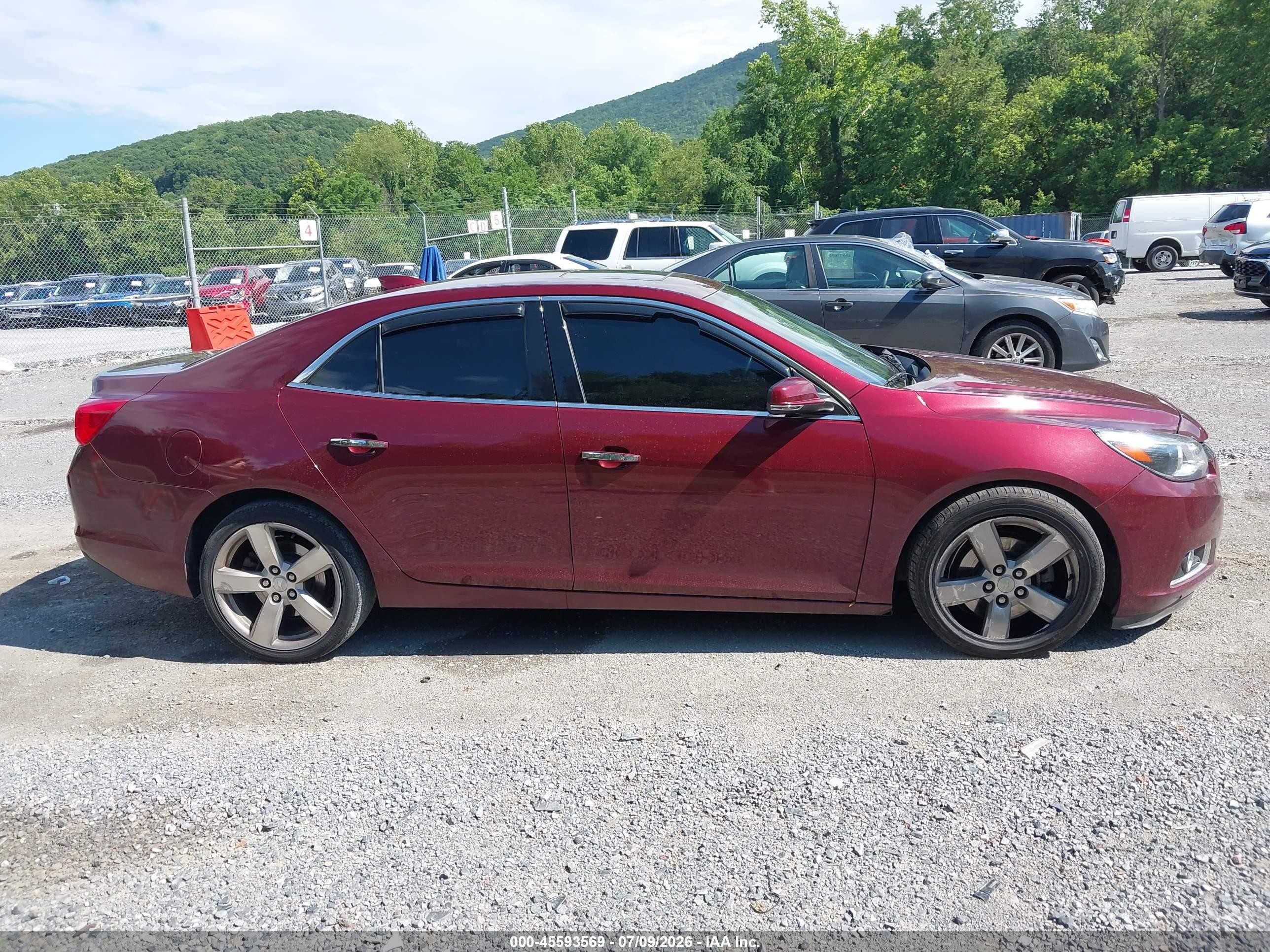 2015 Chevrolet Malibu 2lz Maroon vin: 1G11G5SX8FF256215