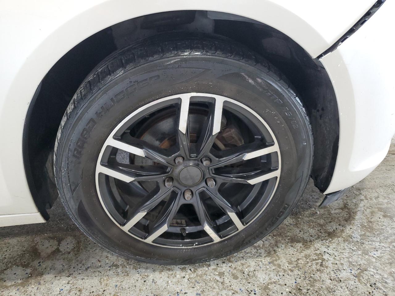 2013 Chevrolet Malibu Ltz White vin: 1G11H5SAXDF138835 Damage: Right Front Wheel, Aftermarket, Acceptable