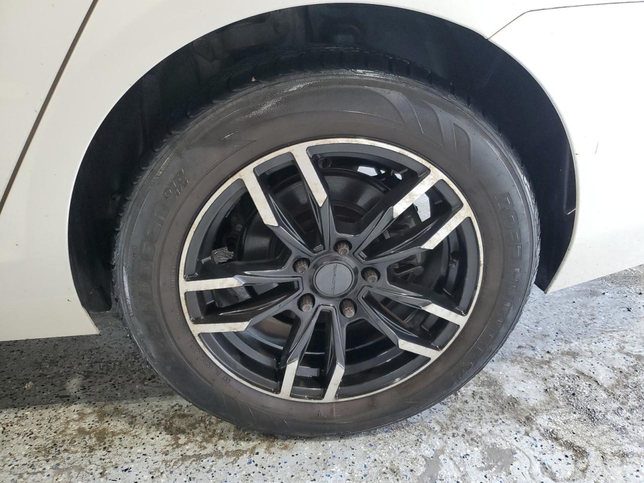2013 Chevrolet Malibu Ltz White vin: 1G11H5SAXDF138835 Damage: Left Rear Wheel, Curb Rash, 6 To 7 Inches