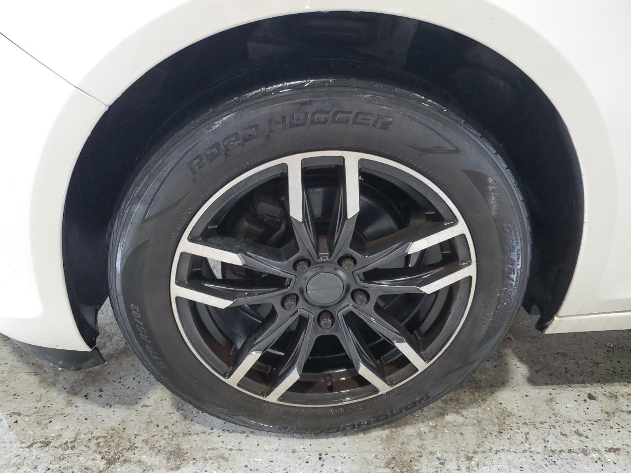 2013 Chevrolet Malibu Ltz White vin: 1G11H5SAXDF138835 Damage: Left Front Wheel, Aftermarket, Acceptable