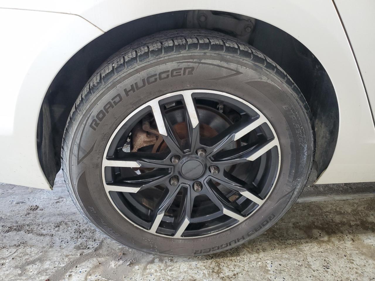 2013 Chevrolet Malibu Ltz White vin: 1G11H5SAXDF138835 Damage: Right Rear Wheel, Aftermarket, Acceptable