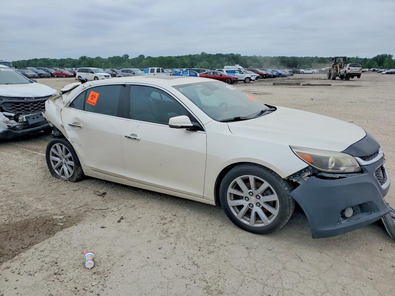 2014 Chevrolet Malibu White vin: 1G11J5SX1EF119522