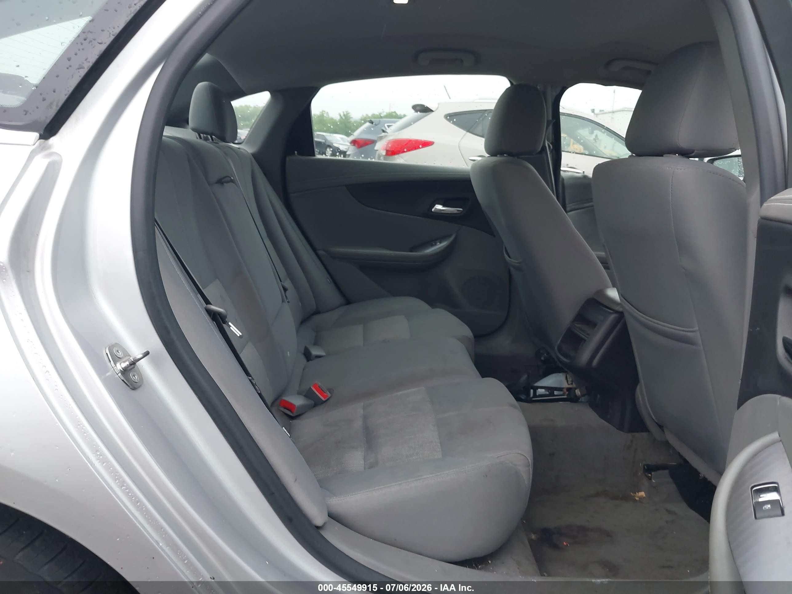 2015 Chevrolet Impala 1fl Серебряный vin: 1G11X5SL2FU131980