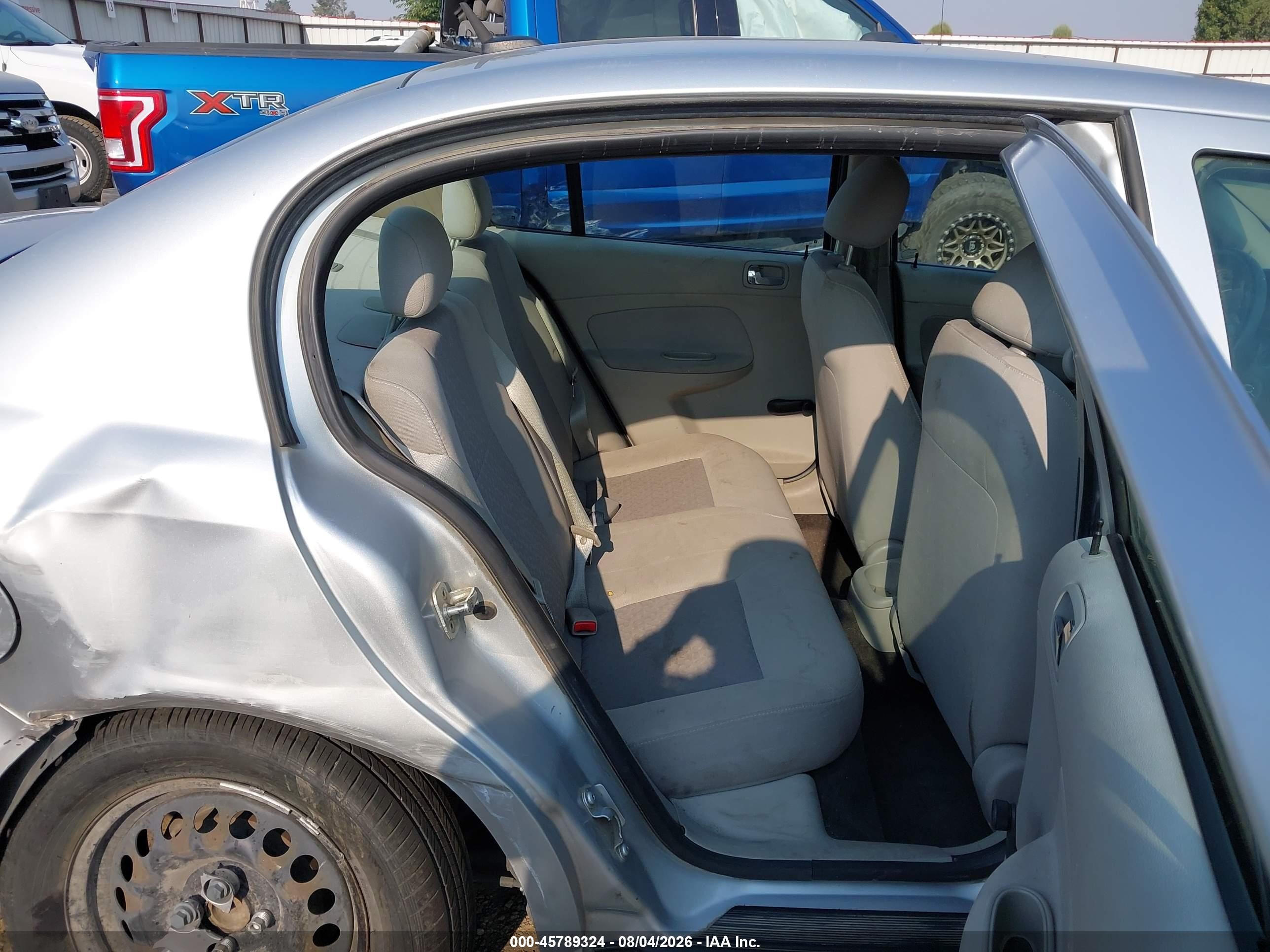 2010 Chevrolet Cobalt Ls Silver vin: 1G1AB5F57A7147948