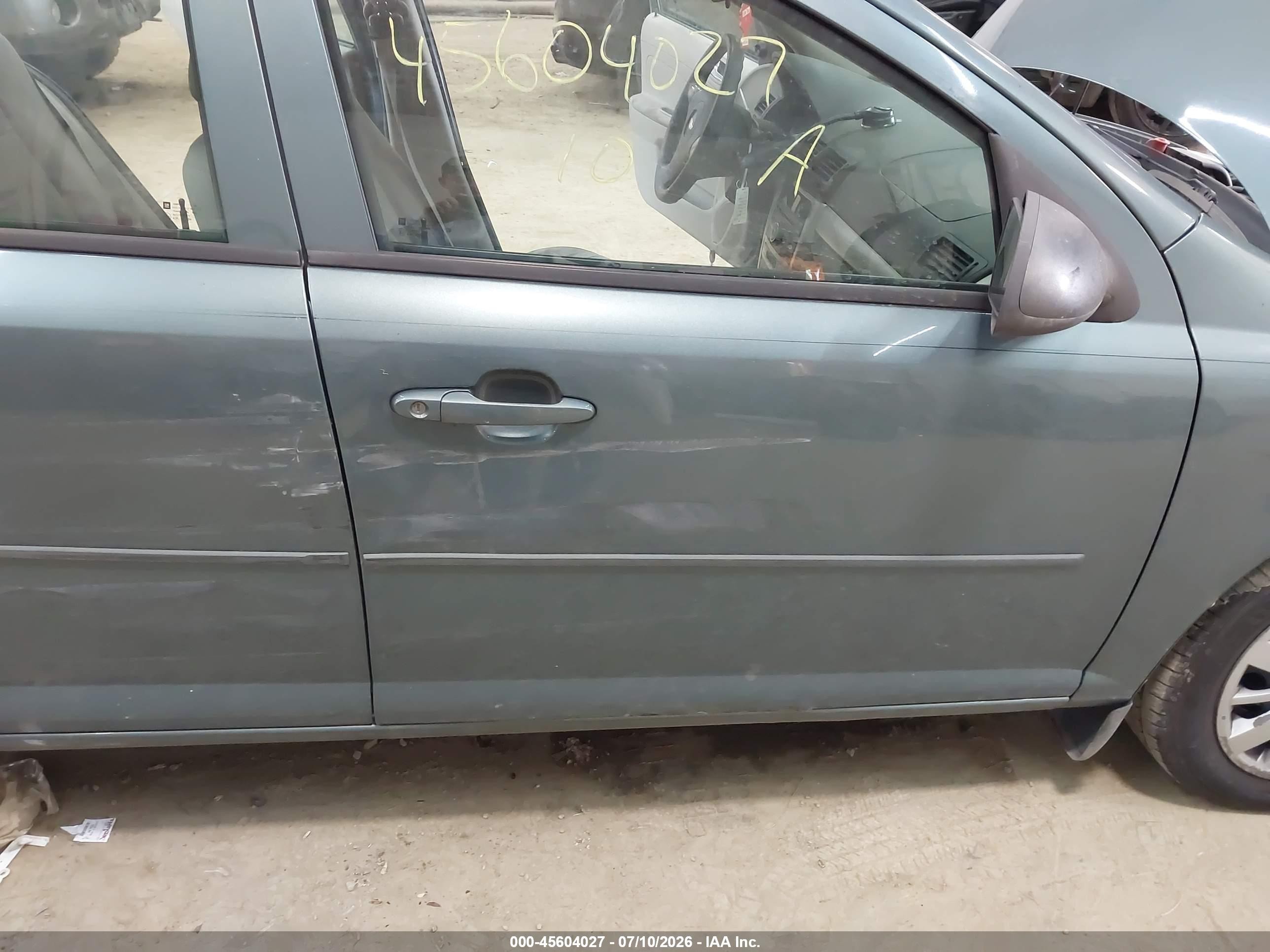 2010 Chevrolet Cobalt Ls Серый vin: 1G1AB5F58A7115848