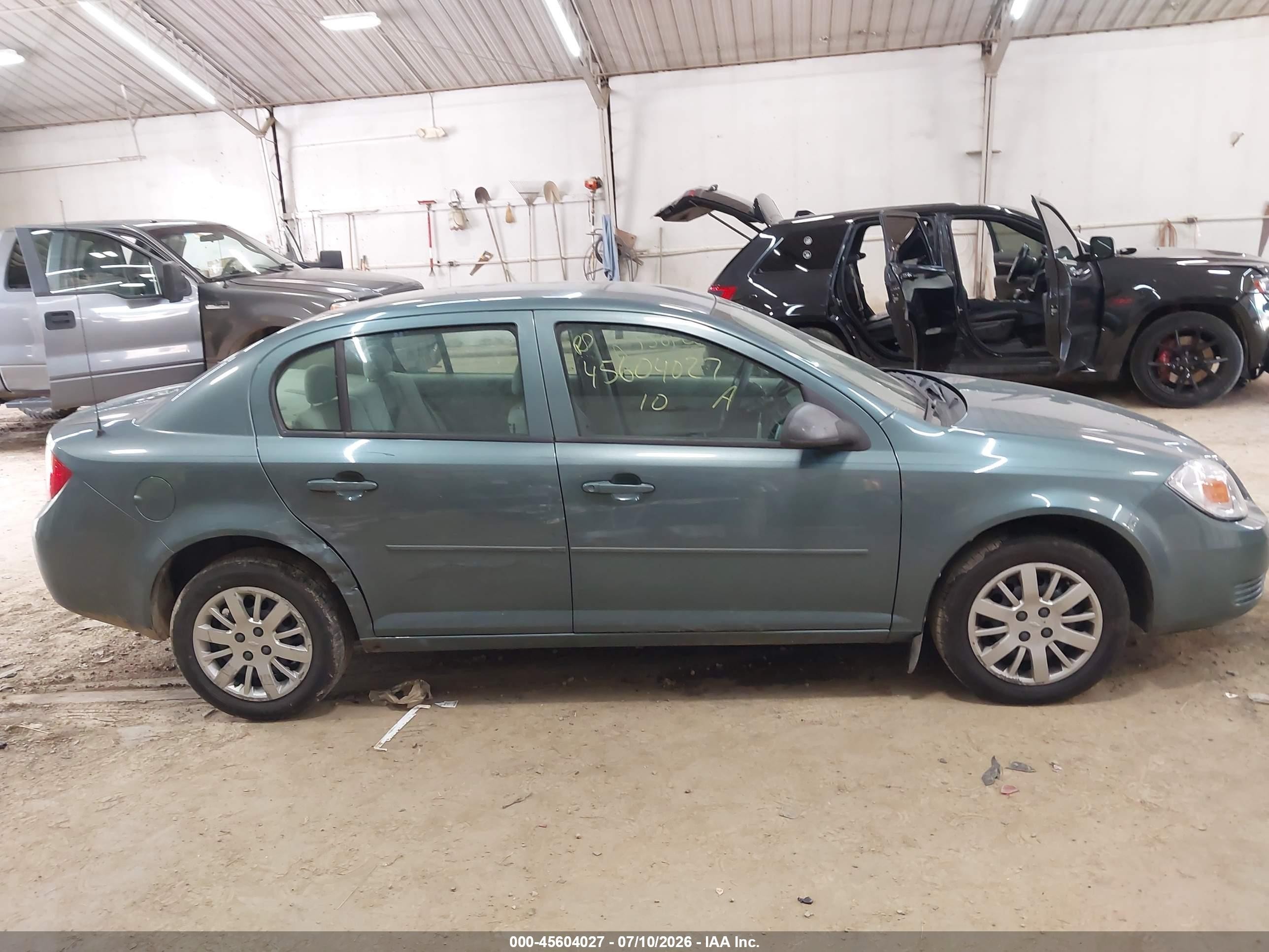 2010 Chevrolet Cobalt Ls Серый vin: 1G1AB5F58A7115848