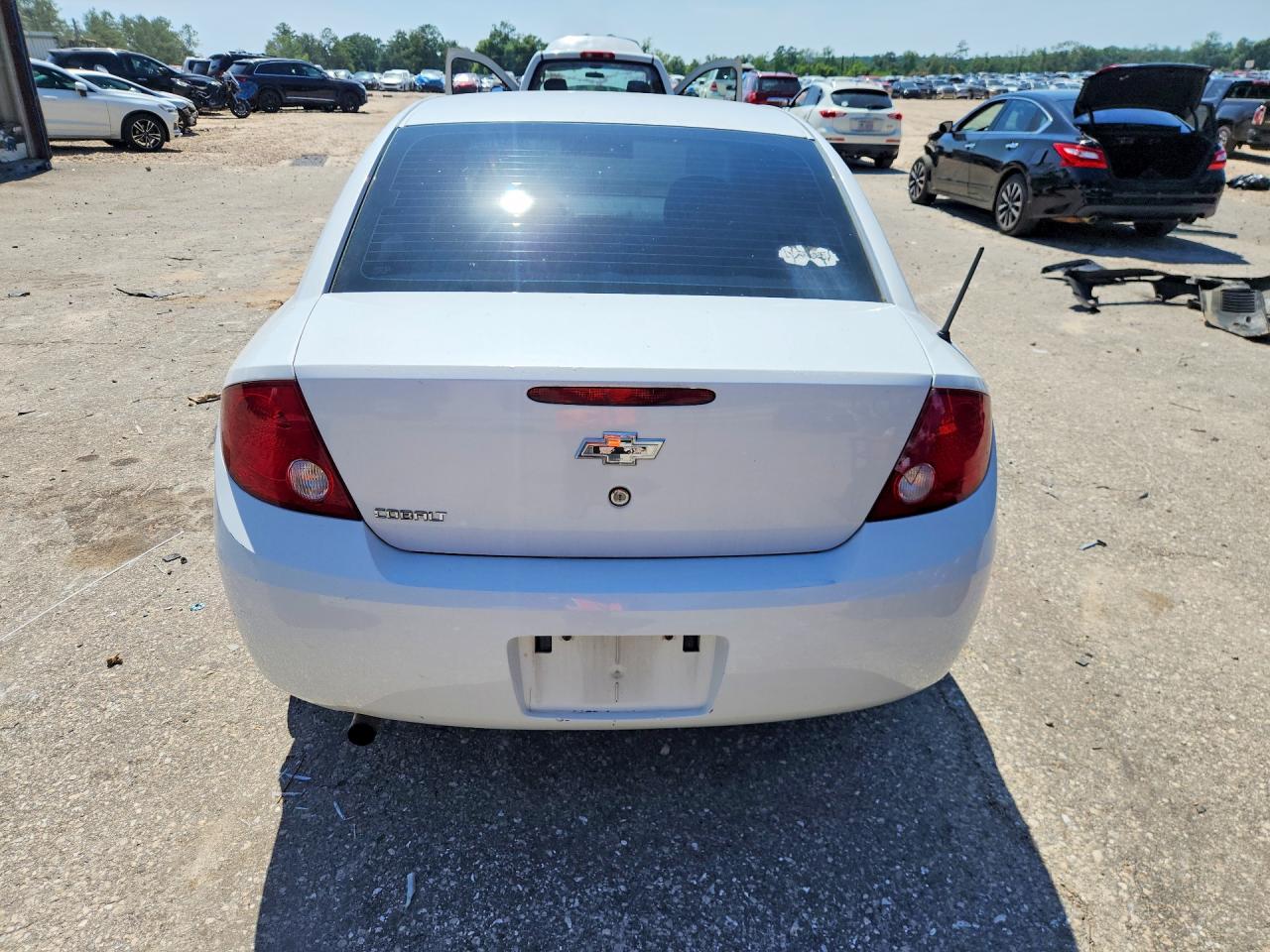 2005 Chevrolet Cobalt White vin: 1G1AK52F657526413