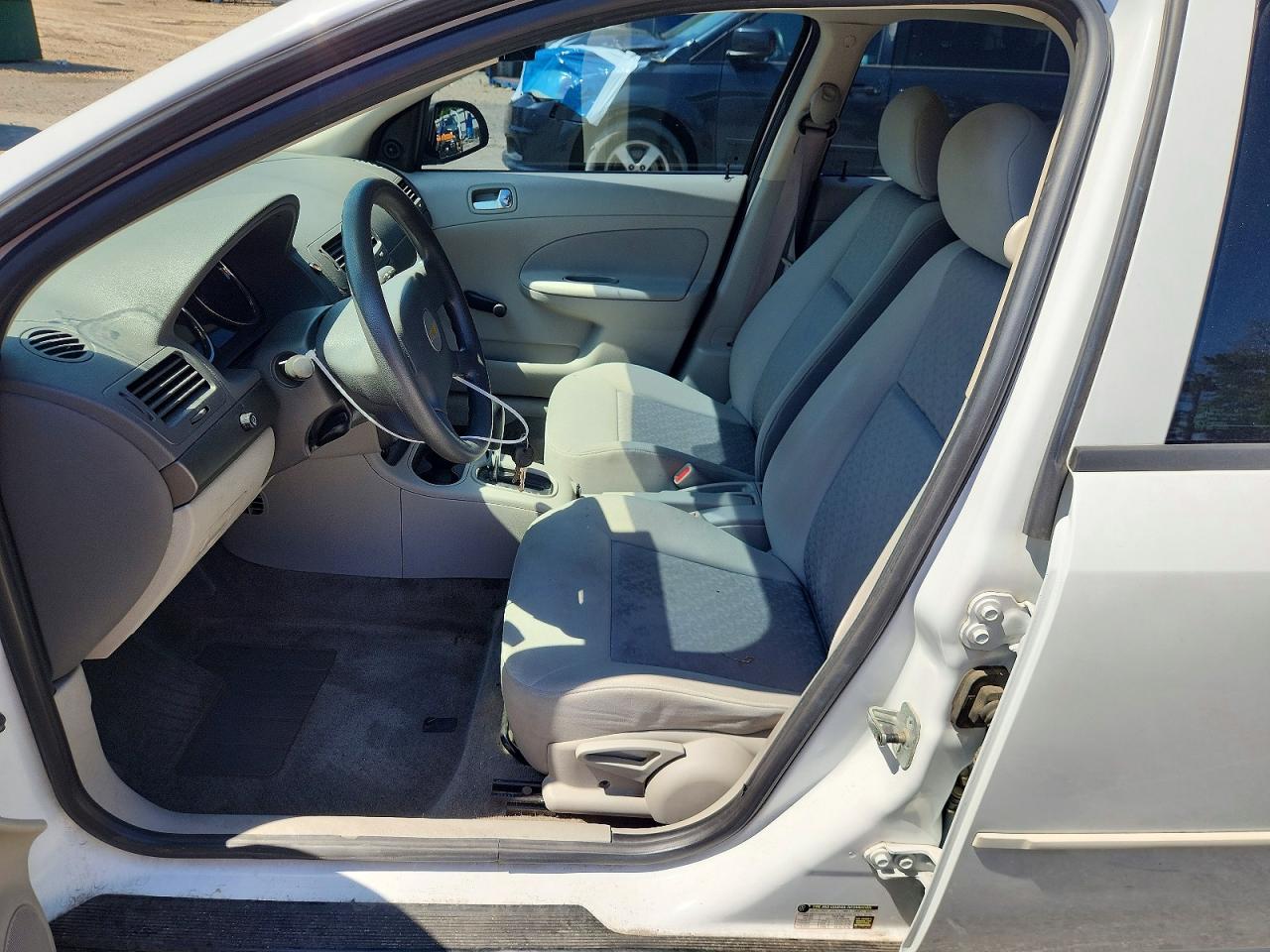 2005 Chevrolet Cobalt White vin: 1G1AK52F657526413