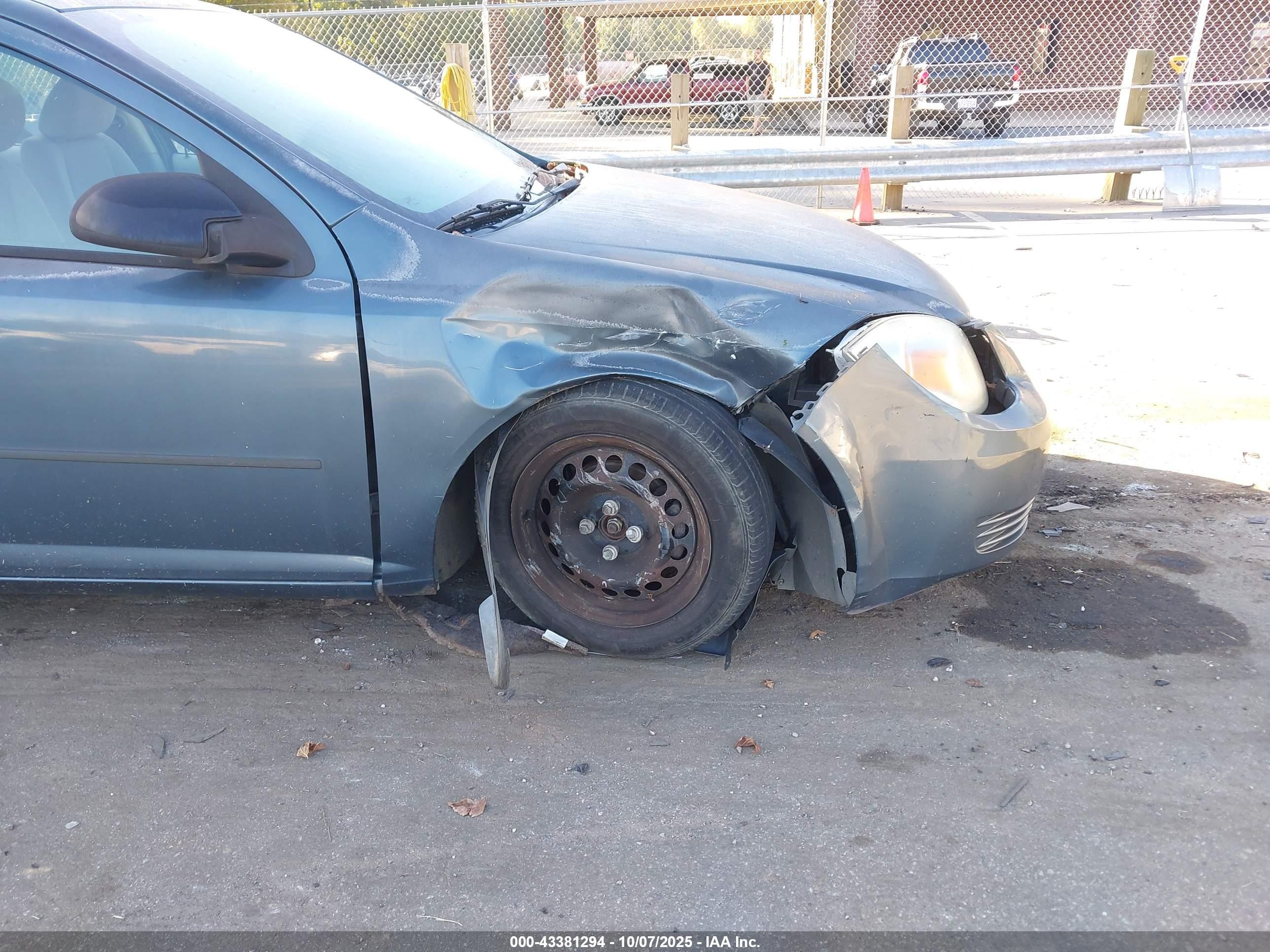 2005 Chevrolet Cobalt   Teal vin: 1G1AK52F657593691