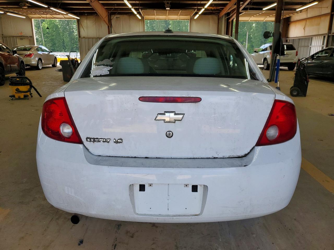 2005 Chevrolet Cobalt Ls Белый vin: 1G1AL52F857540925