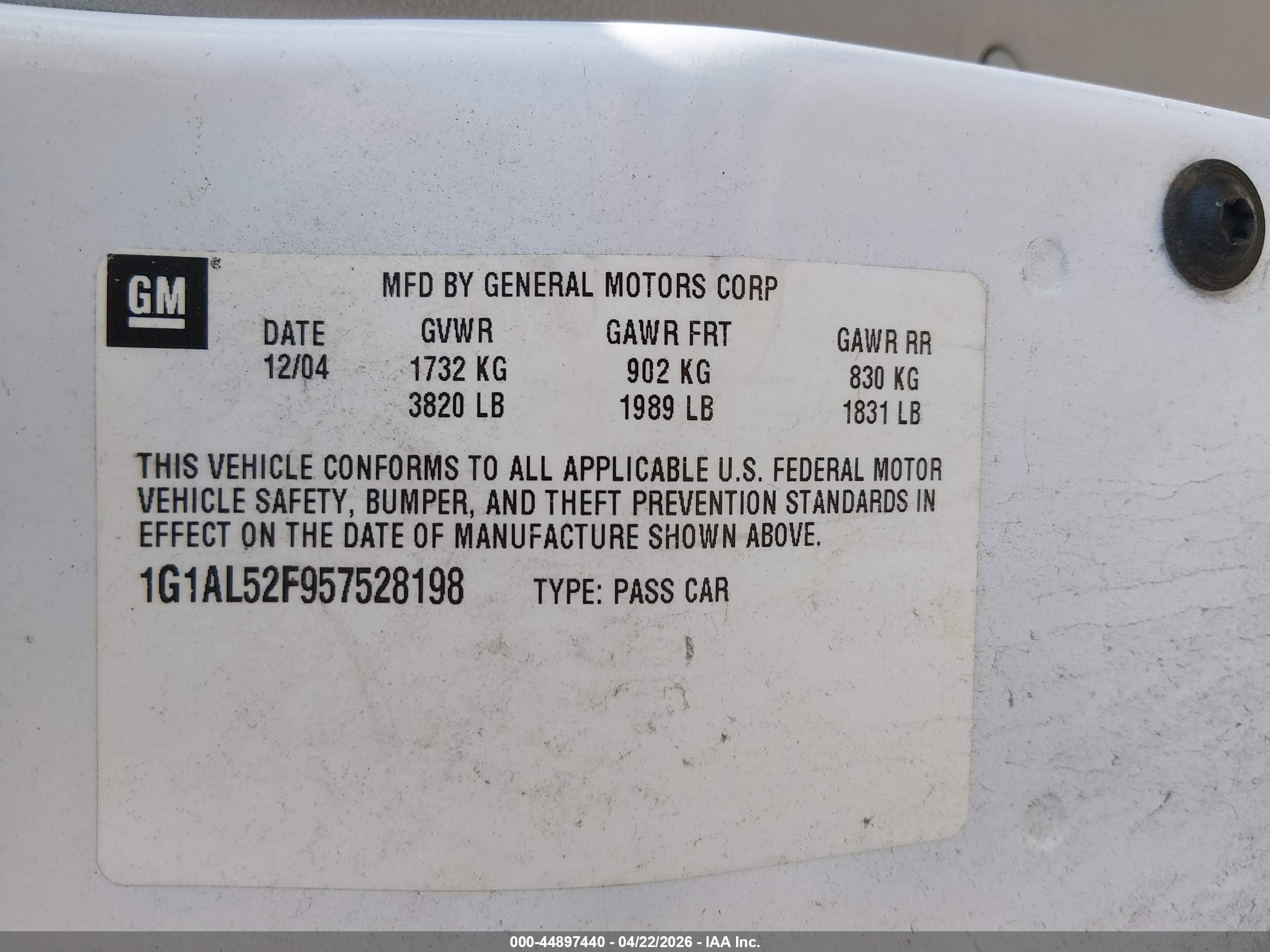 2005 Chevrolet Cobalt Ls White vin: 1G1AL52F957528198